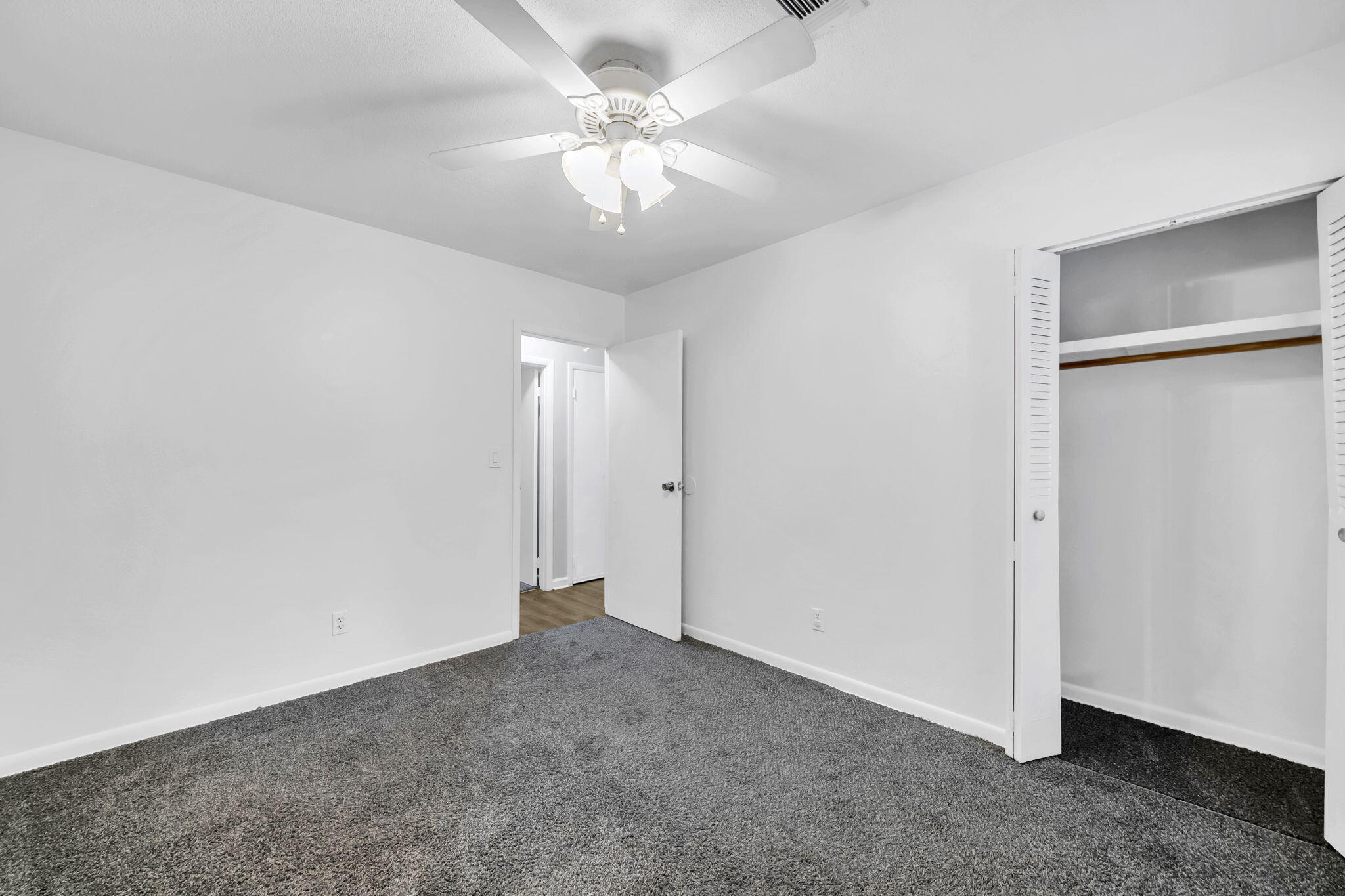138 NW Virginia Drive