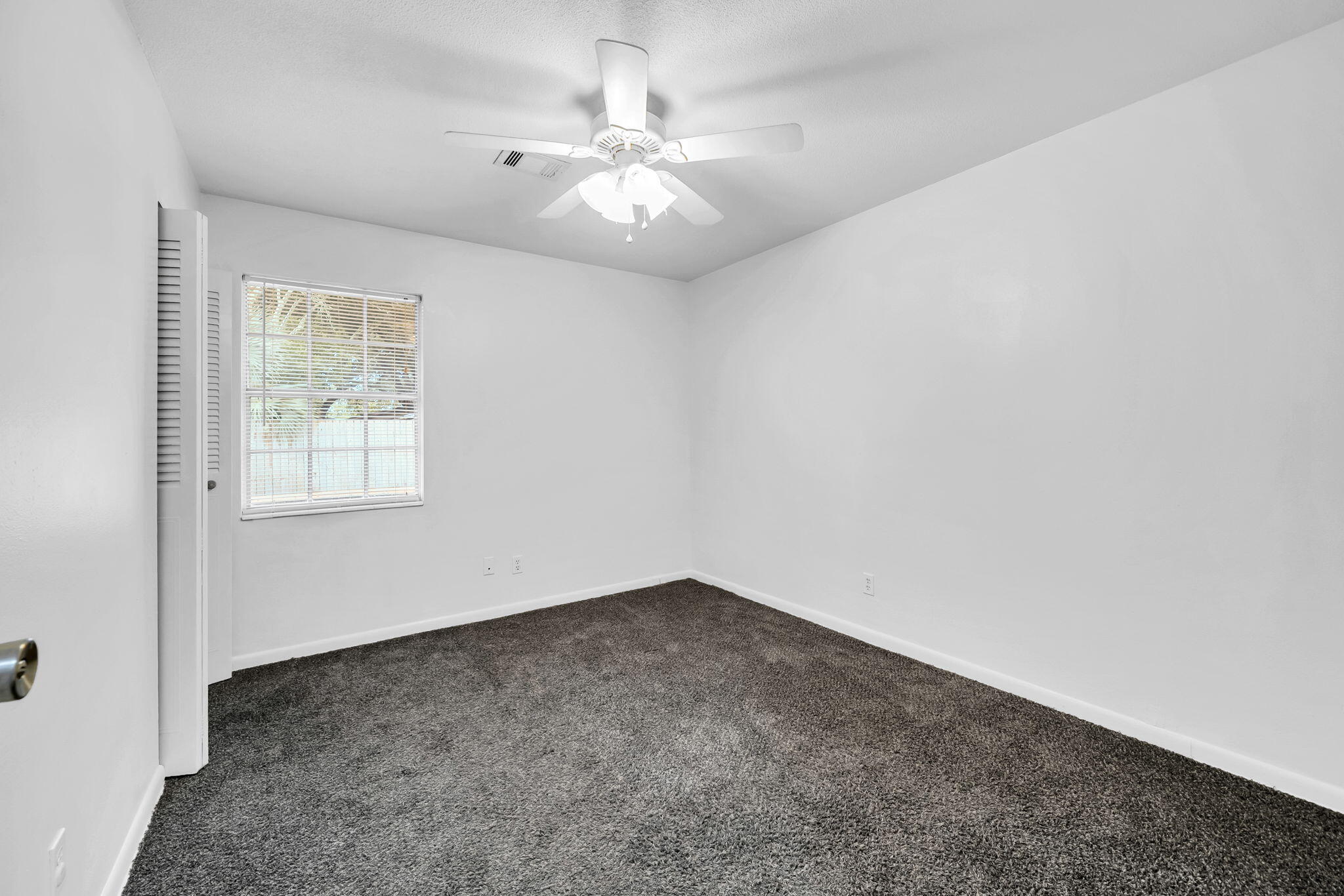 138 NW Virginia Drive