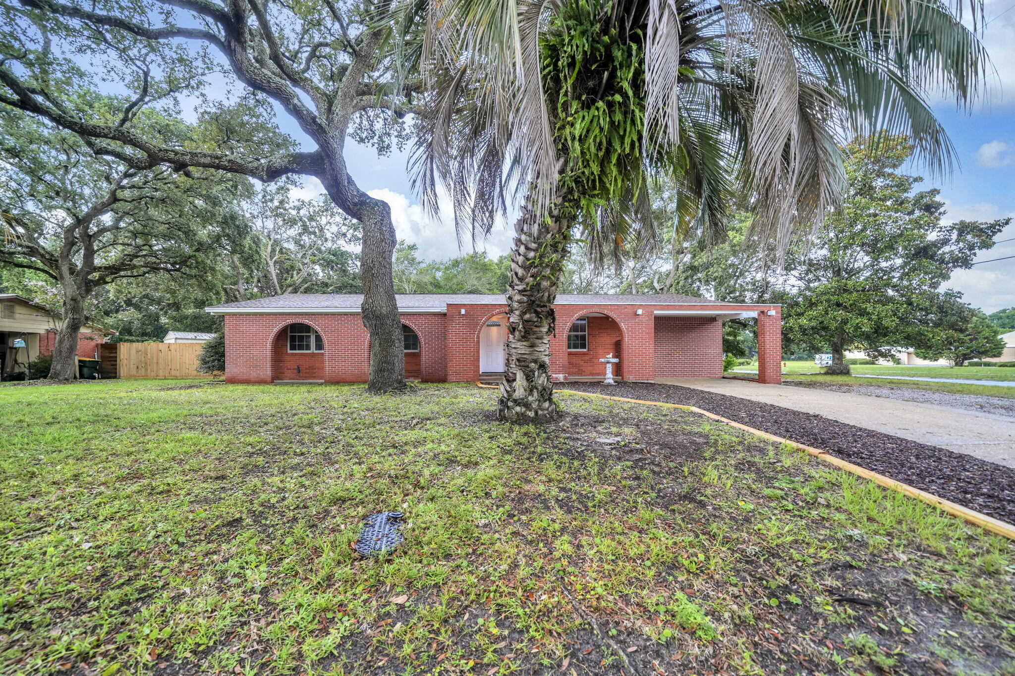 138 NW Virginia Drive