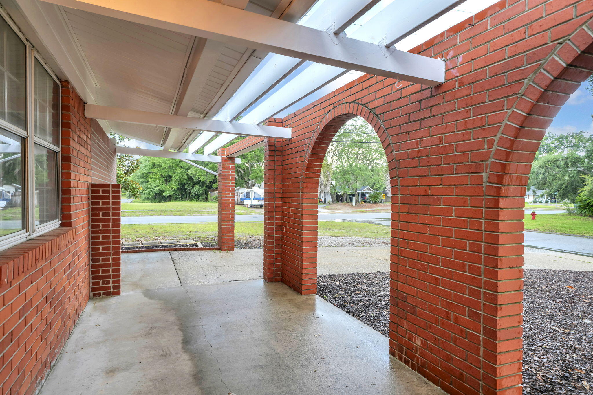 138 NW Virginia Drive