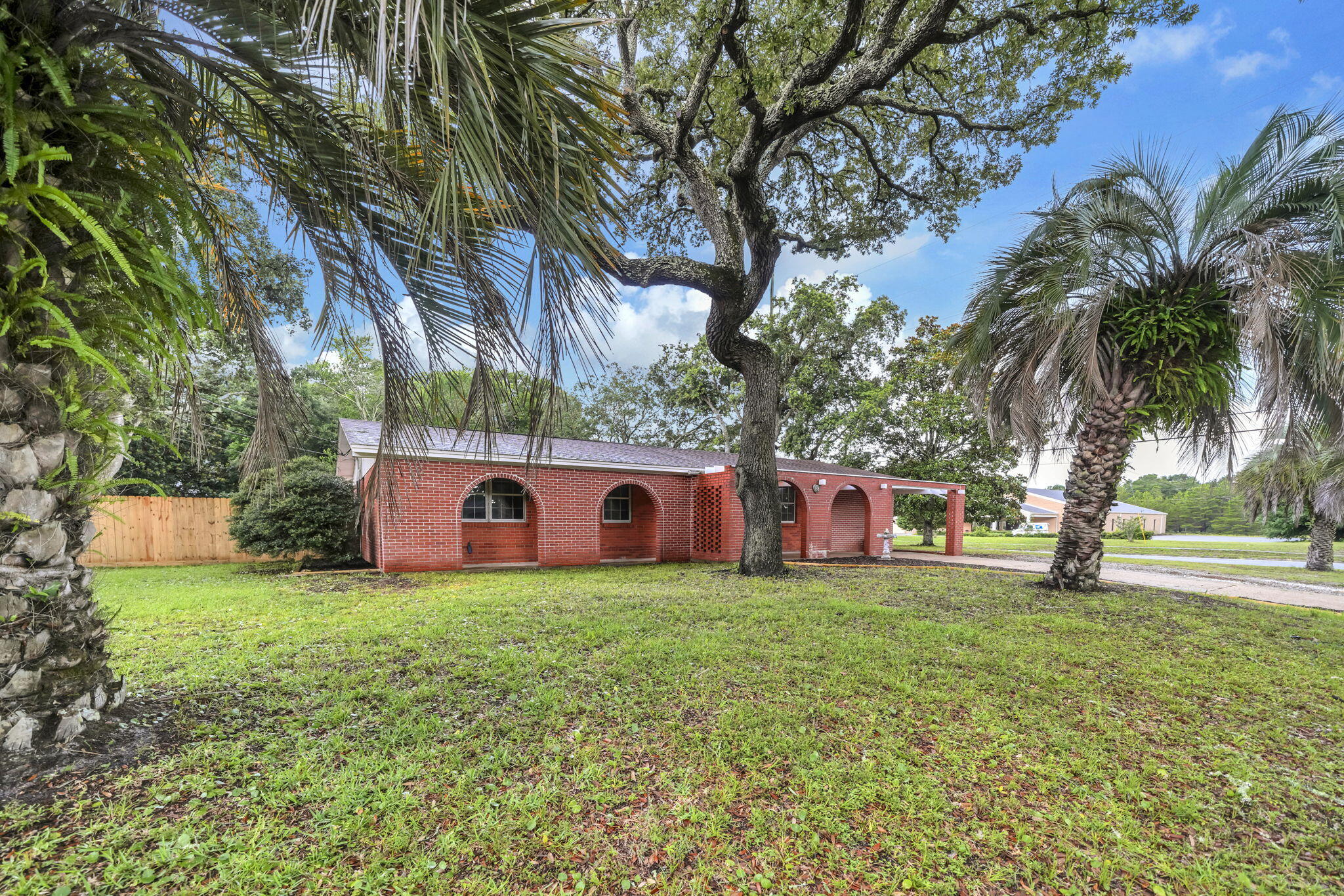 138 NW Virginia Drive