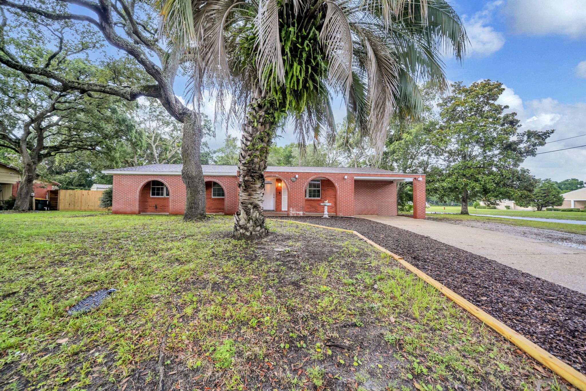 138 NW Virginia Drive