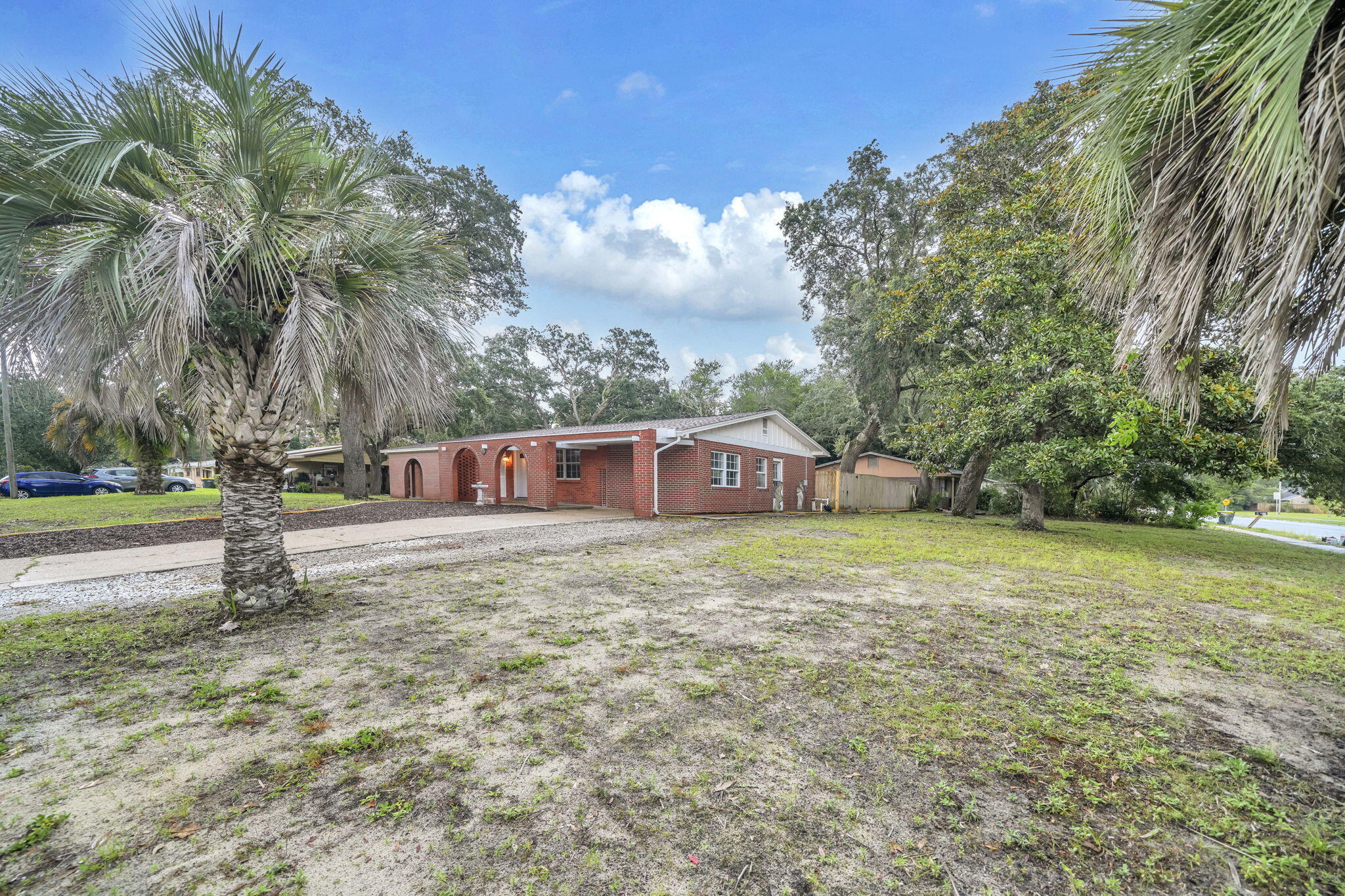138 NW Virginia Drive