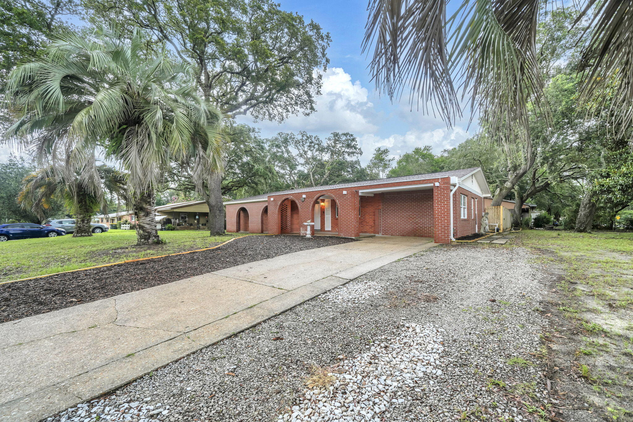 138 NW Virginia Drive