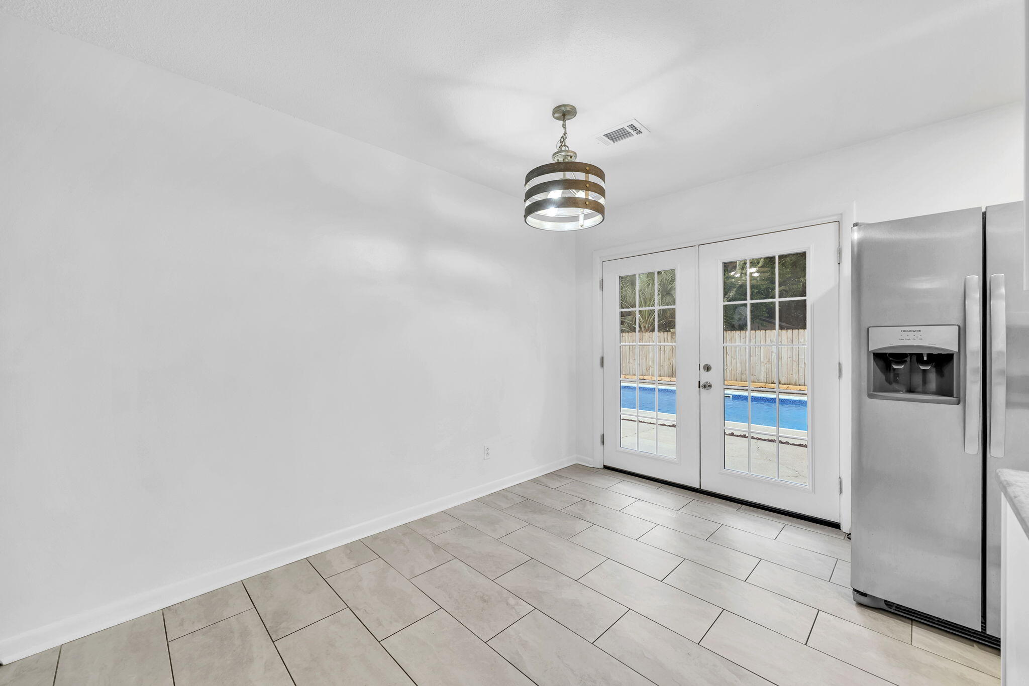 138 NW Virginia Drive