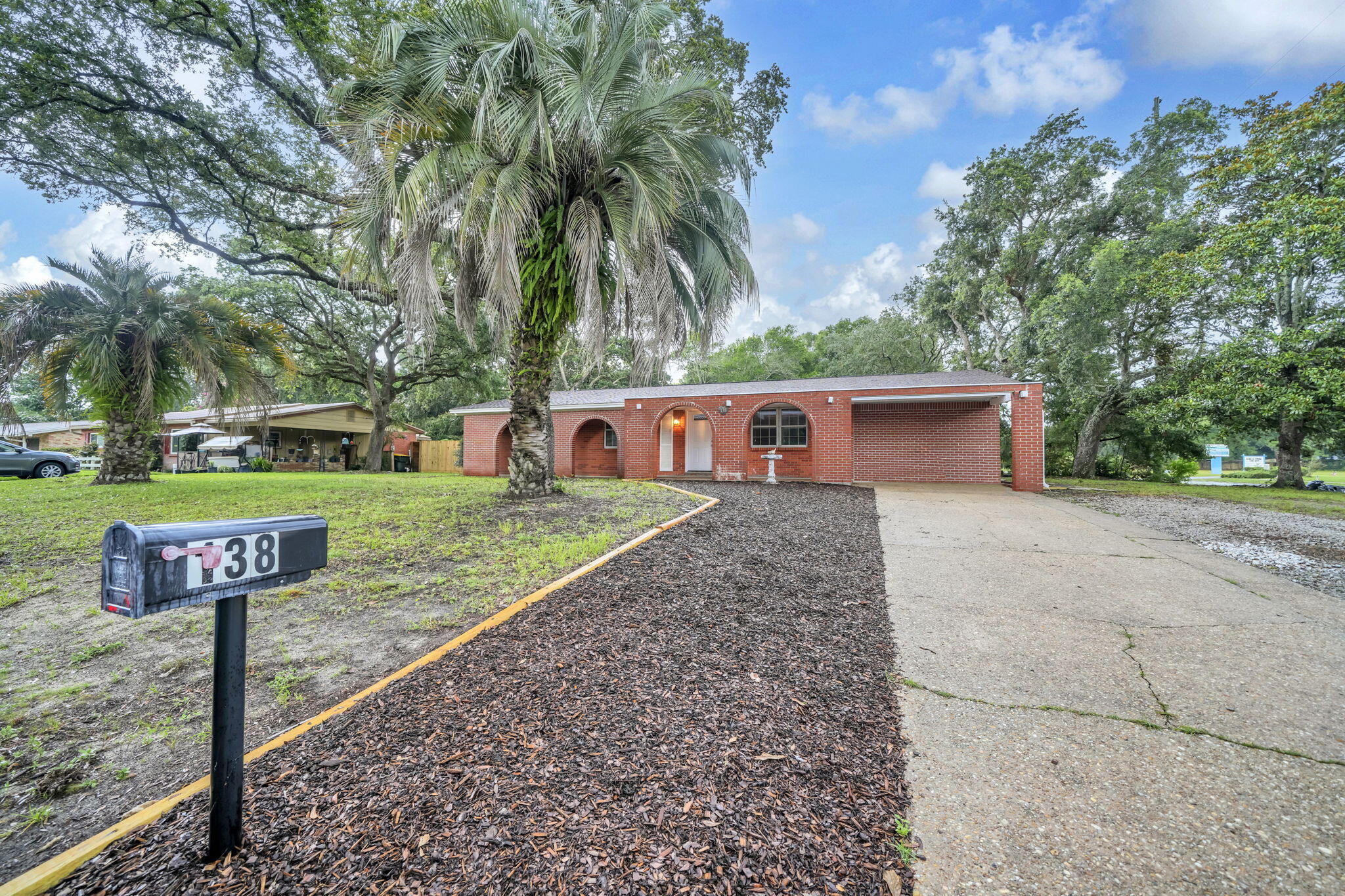138 NW Virginia Drive