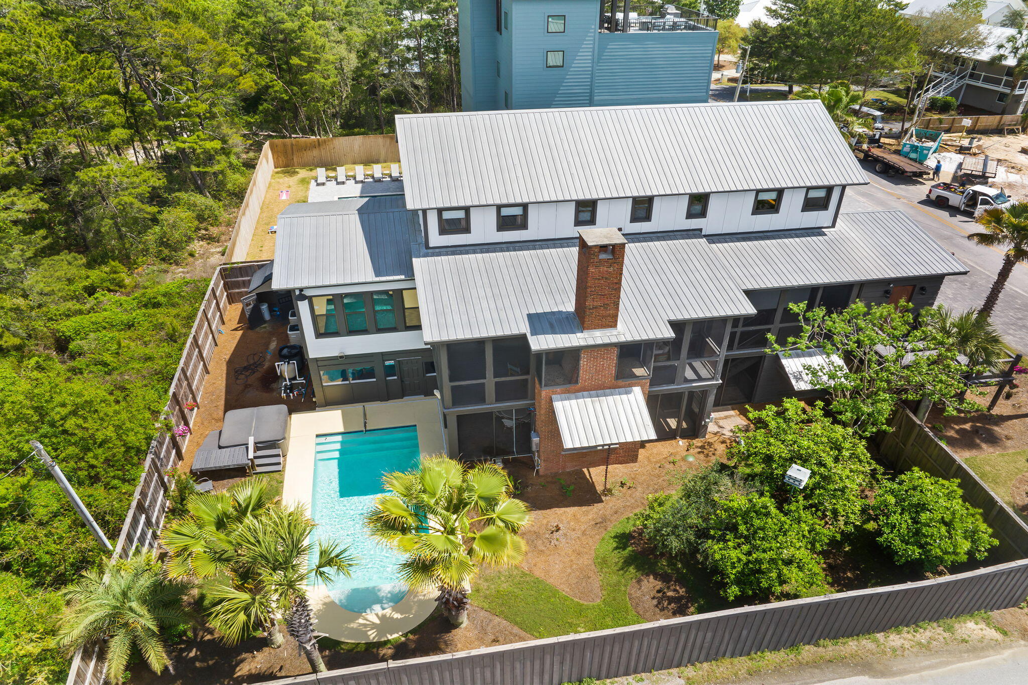 11 Woodland Drive