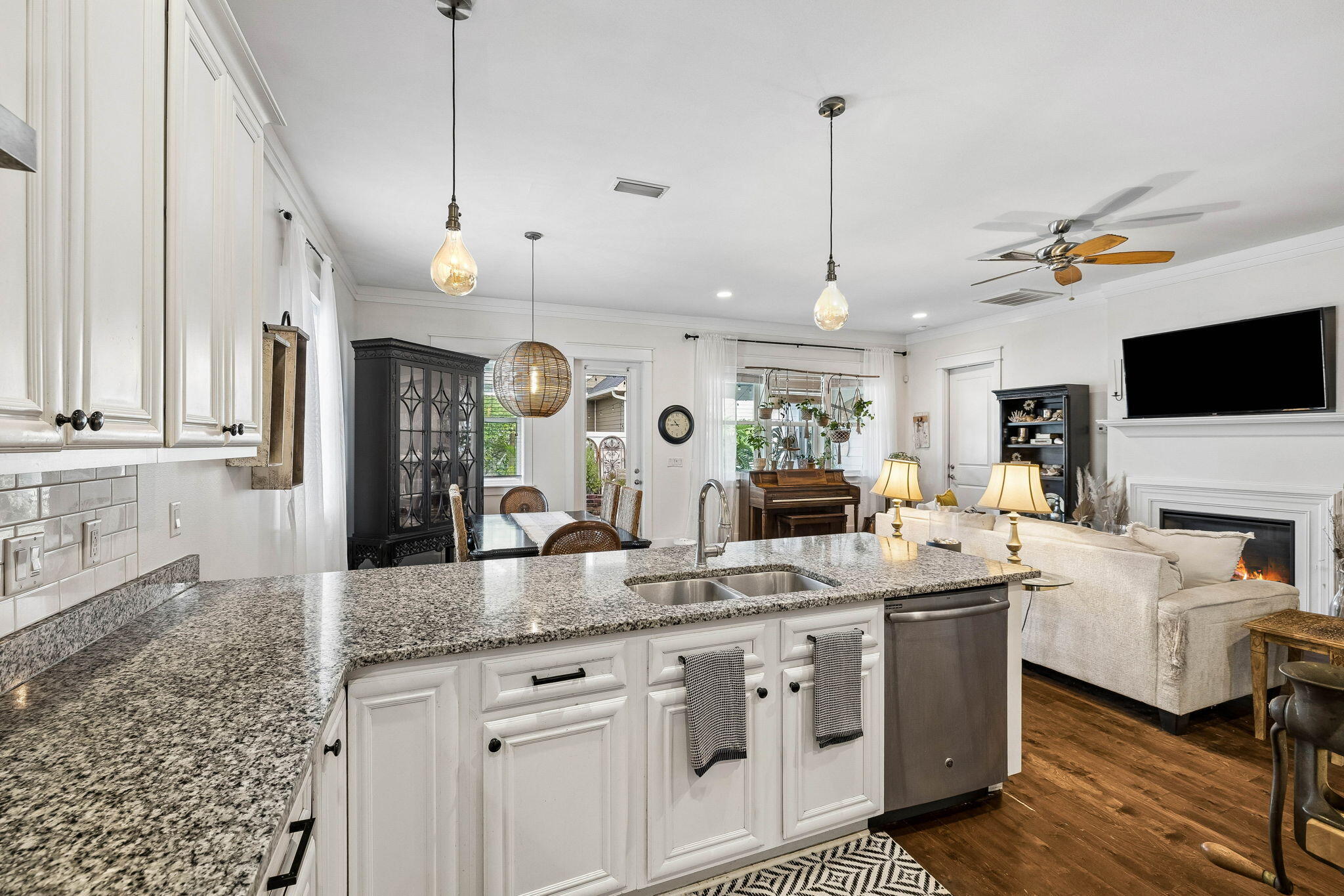 201 Blakely Drew Boulevard