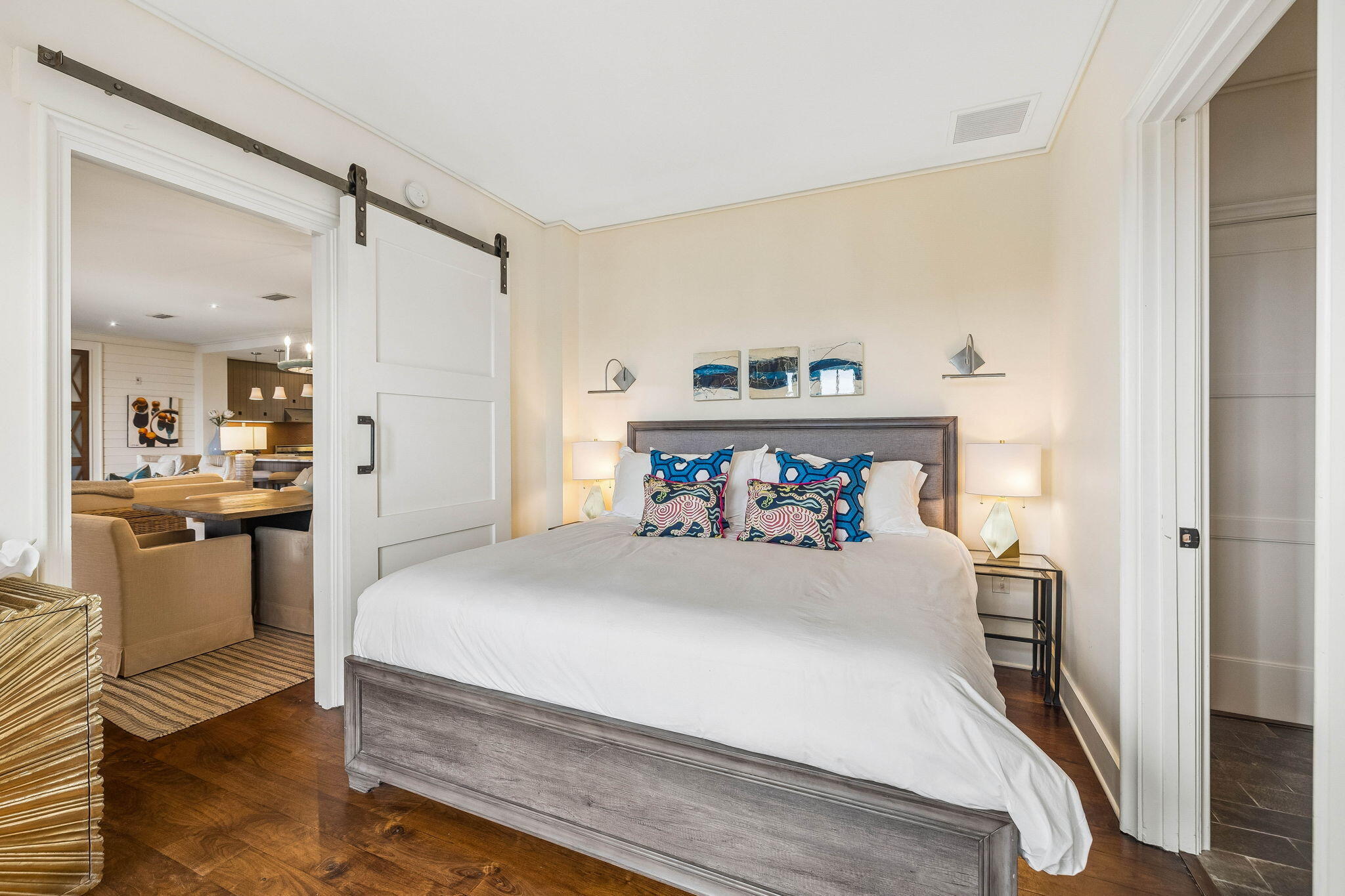 78 N Barrett Square # 11