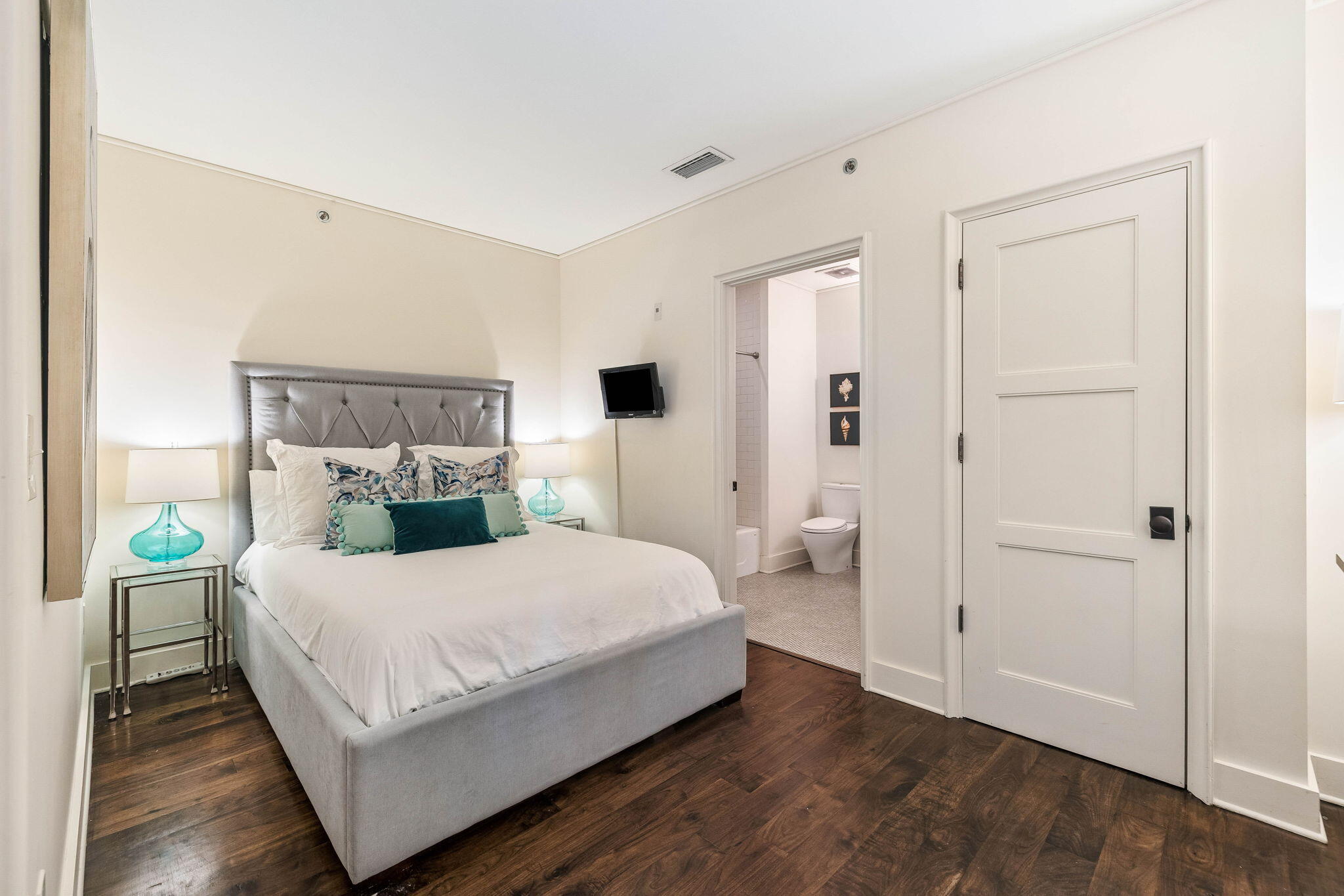78 N Barrett Square # 11