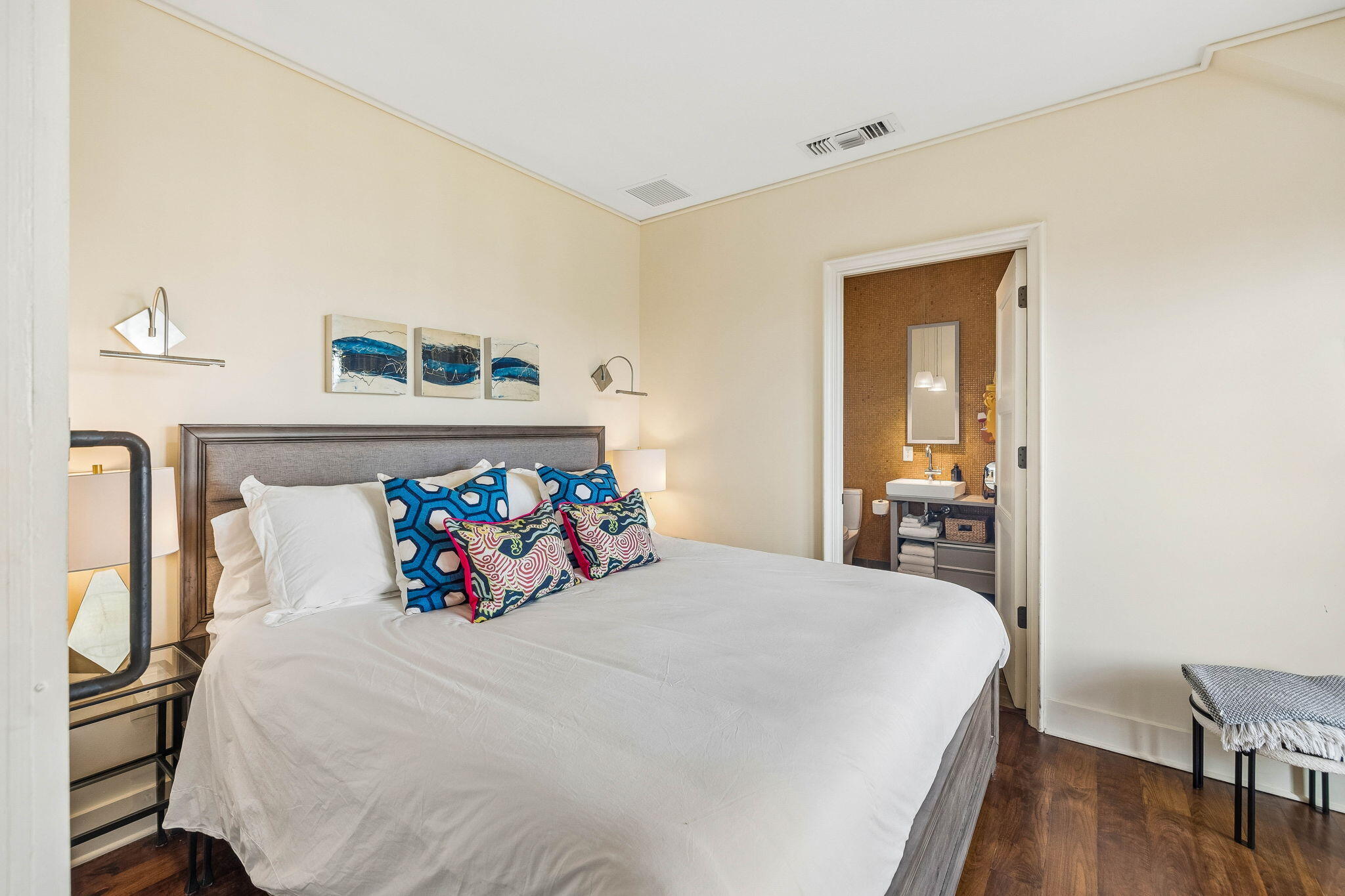 78 N Barrett Square # 11