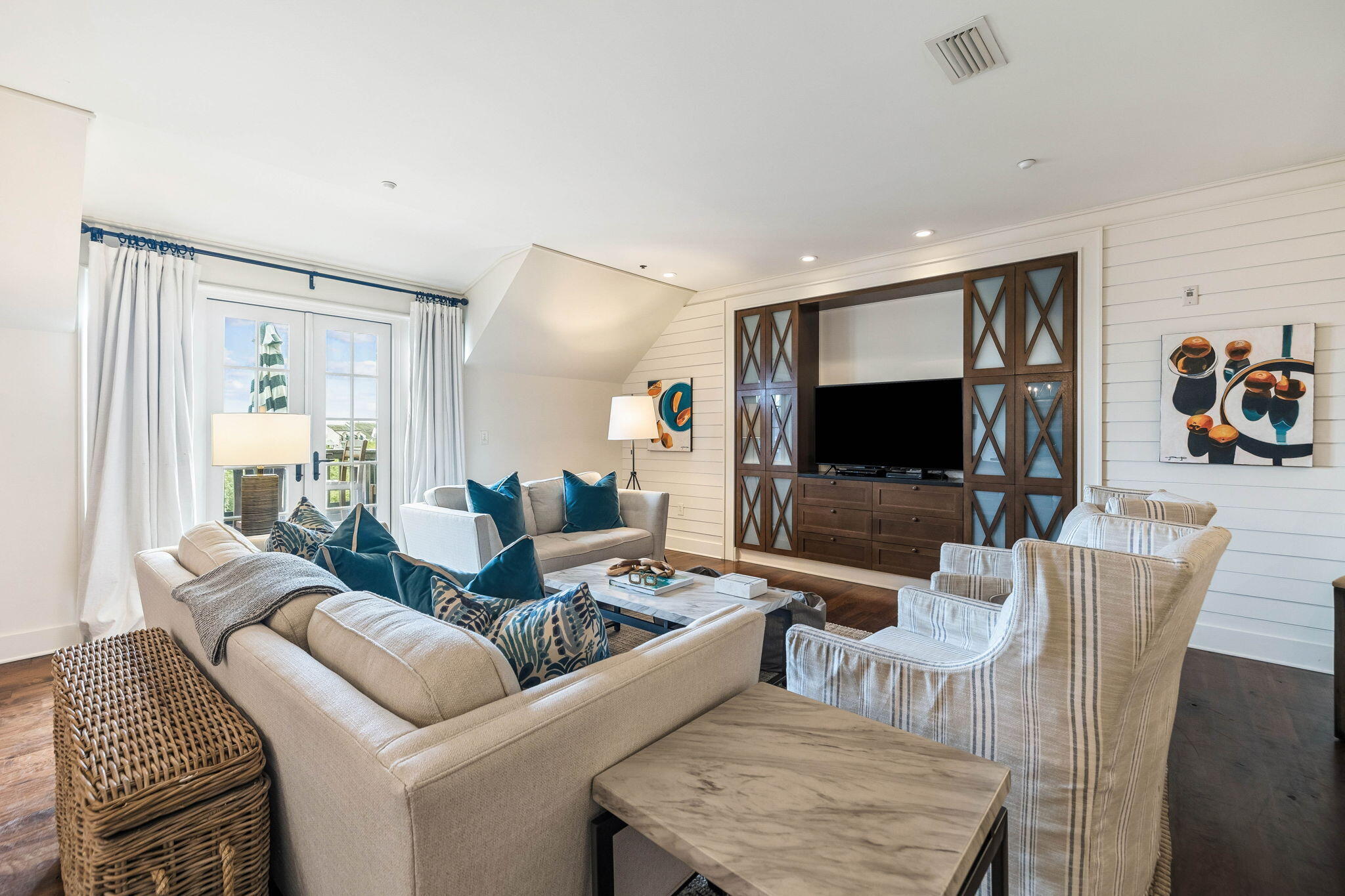 78 N Barrett Square # 11