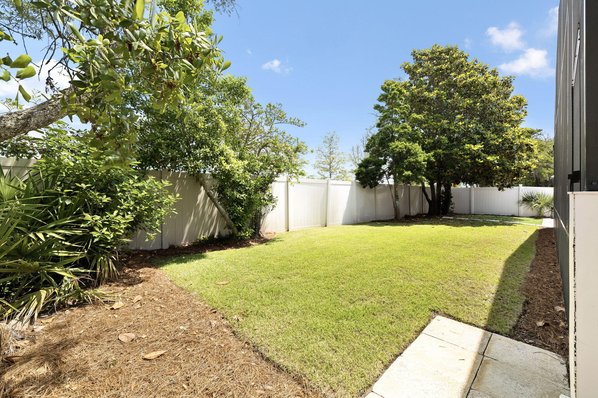147 Walton Bonita Drive