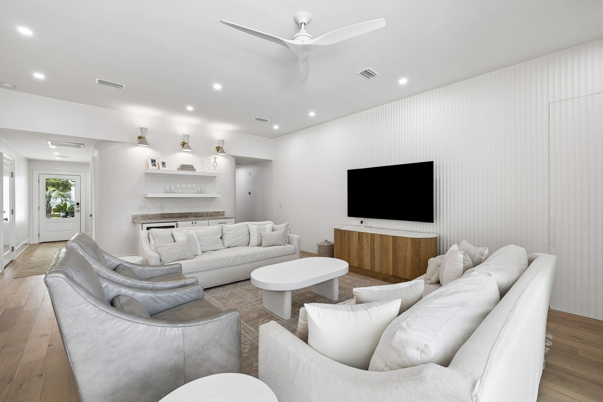147 Walton Bonita Drive
