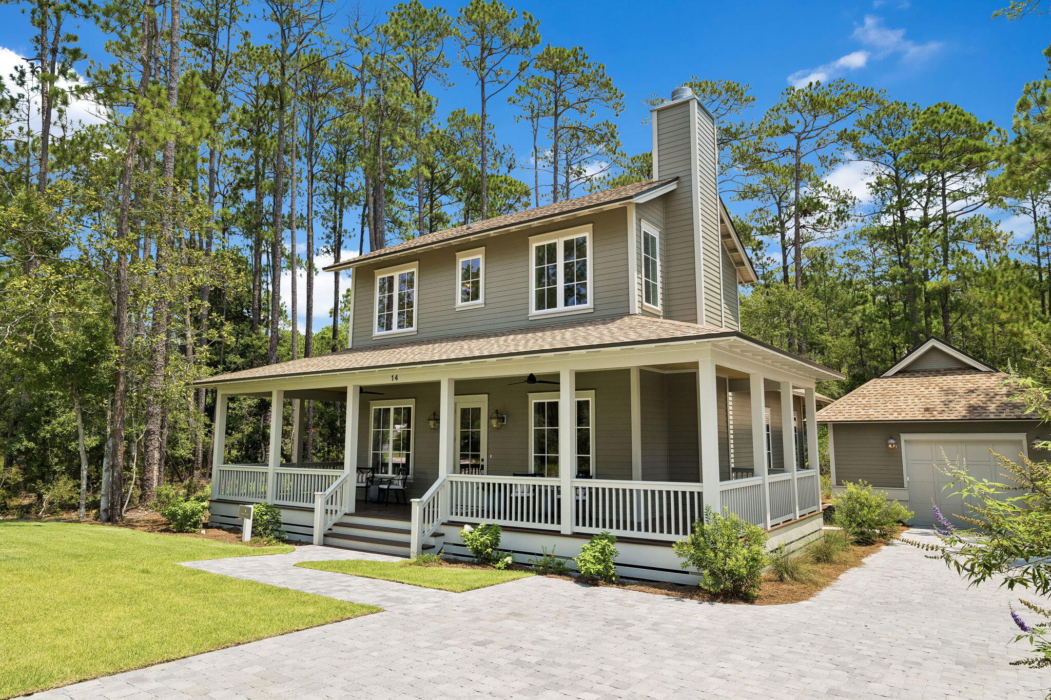 14 Glade Boulevard