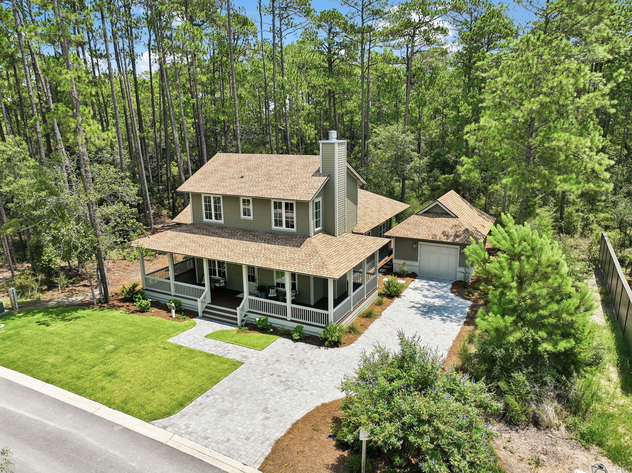 14 Glade Boulevard