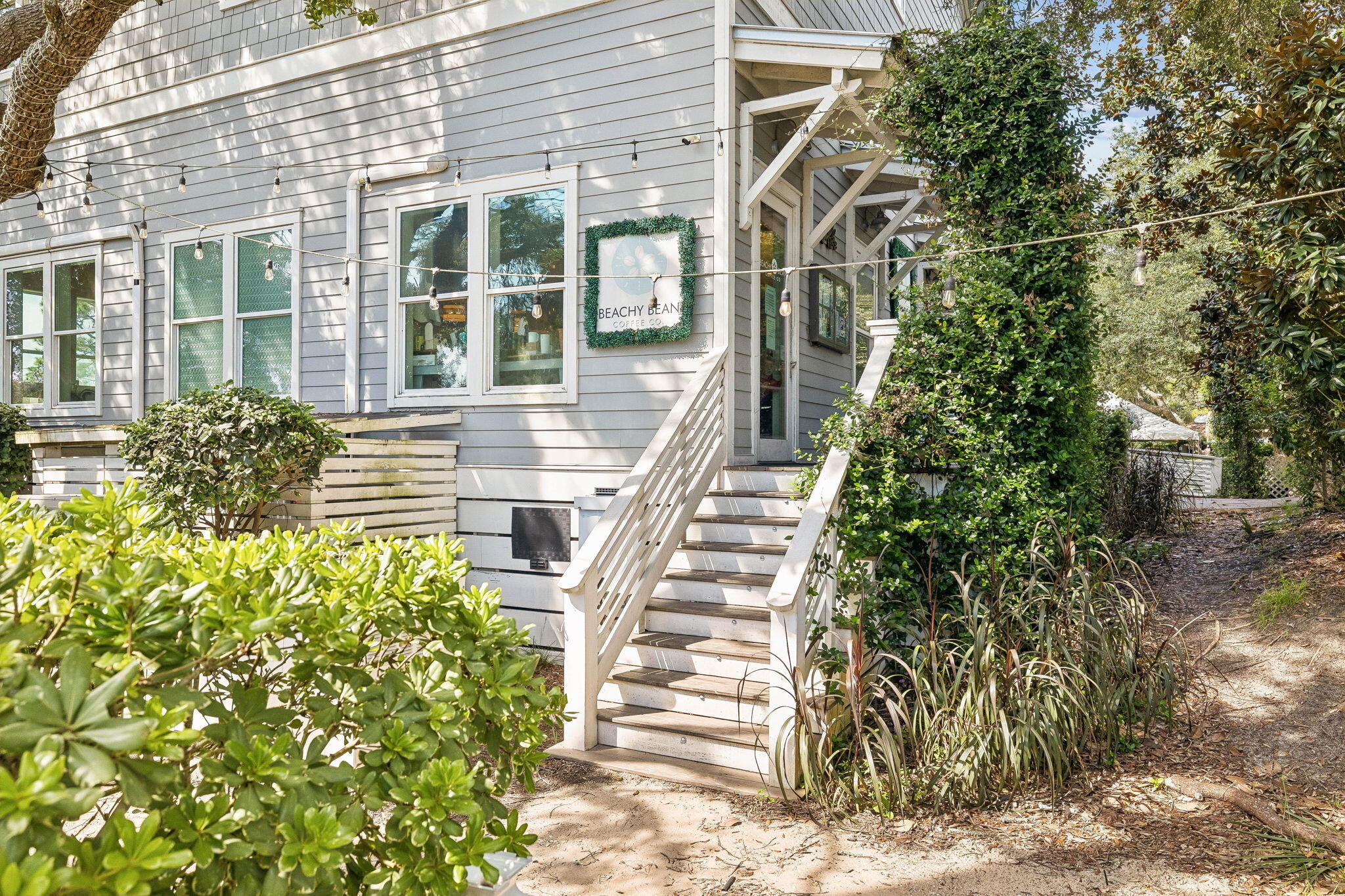 4923 E County Highway 30A E104