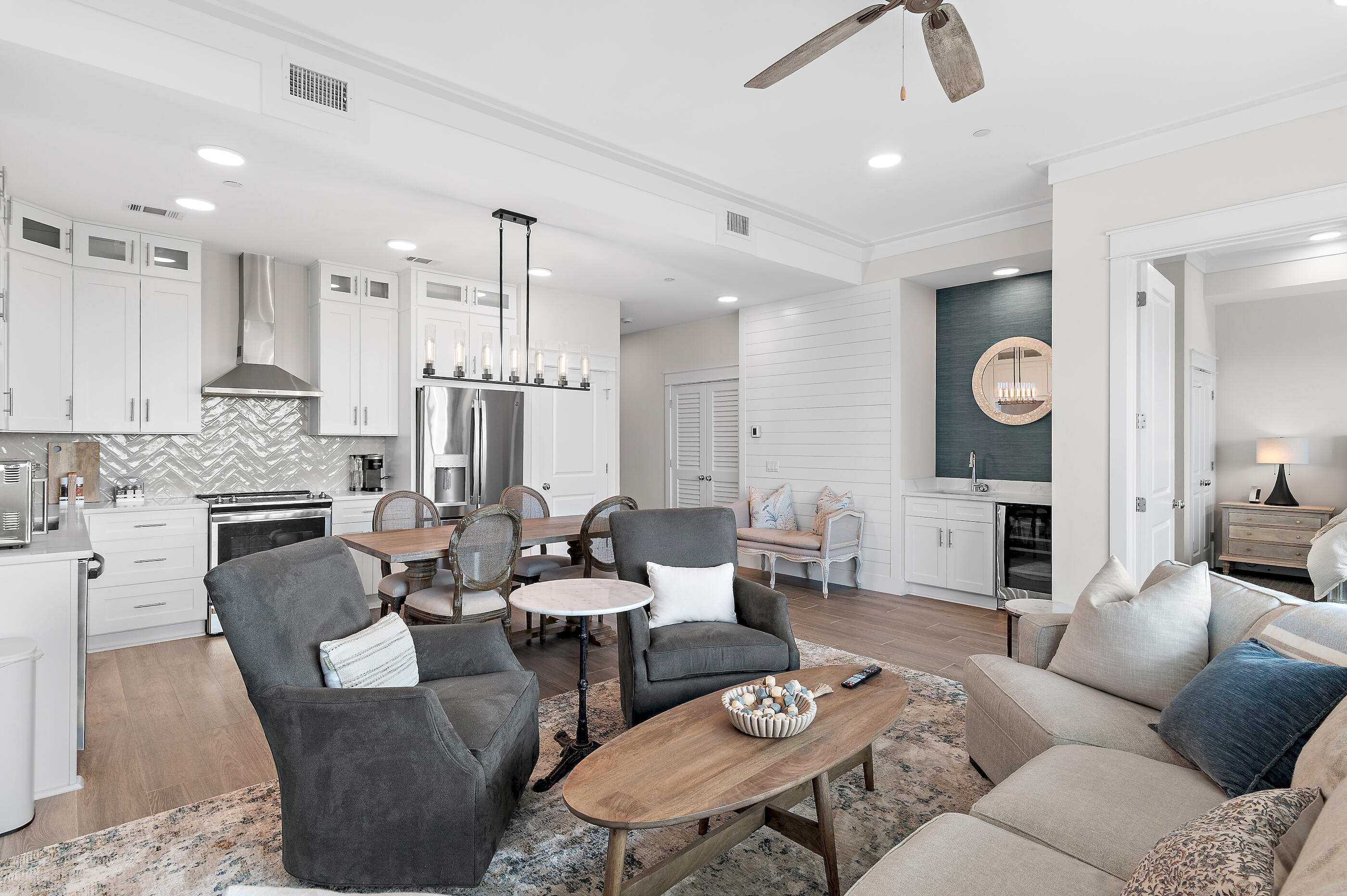 206 Henderson Resort Way 5404