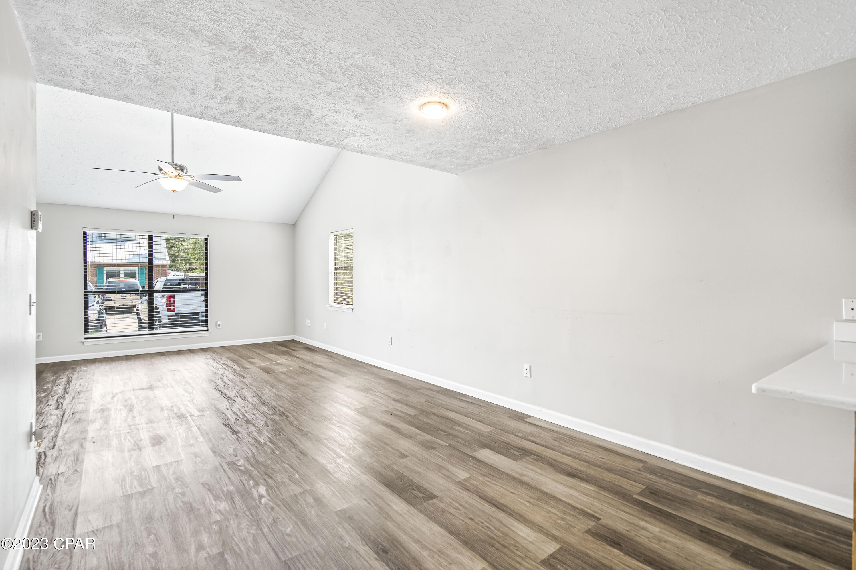 4046 Woodridge Road
