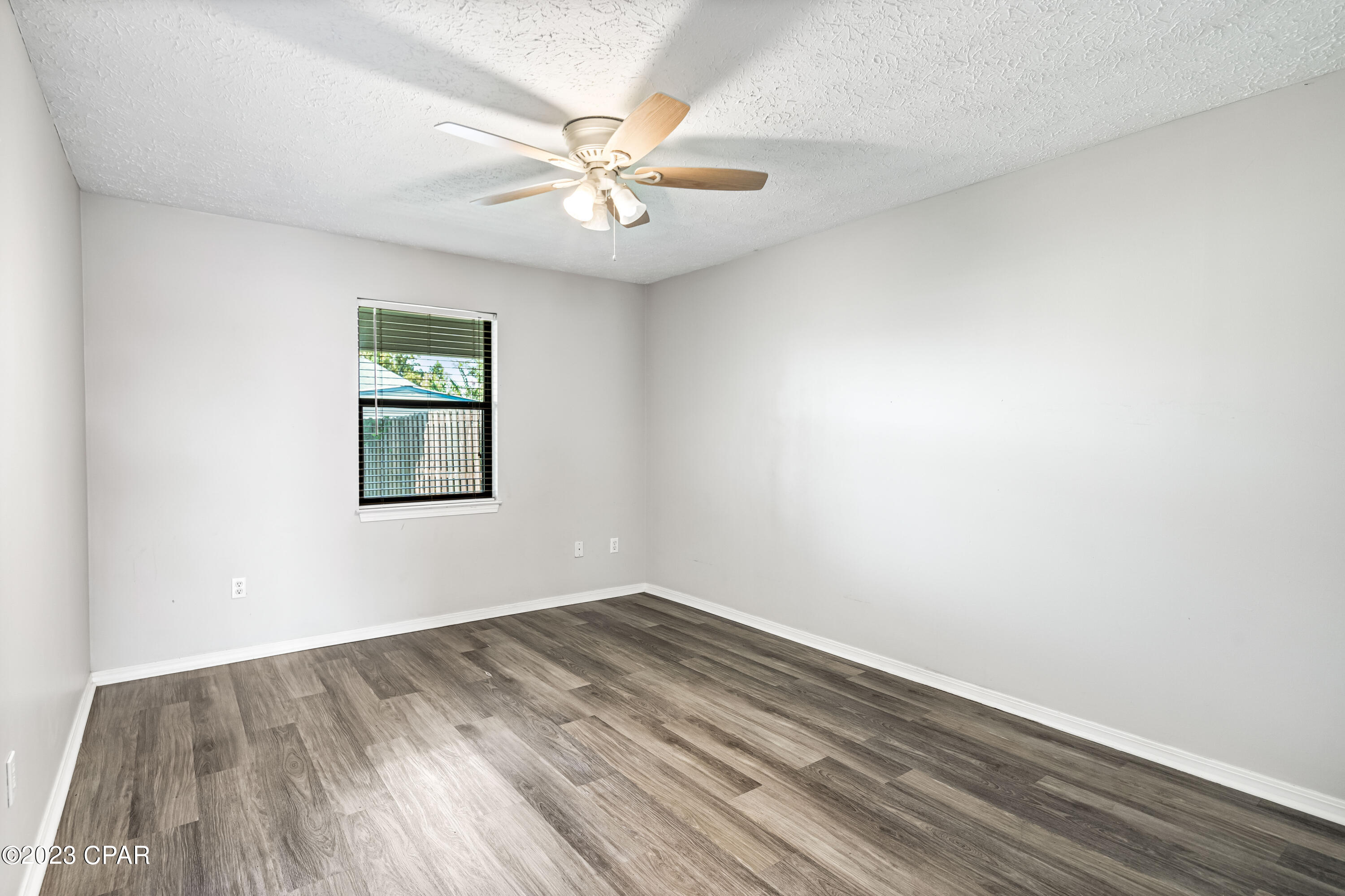 4046 Woodridge Road