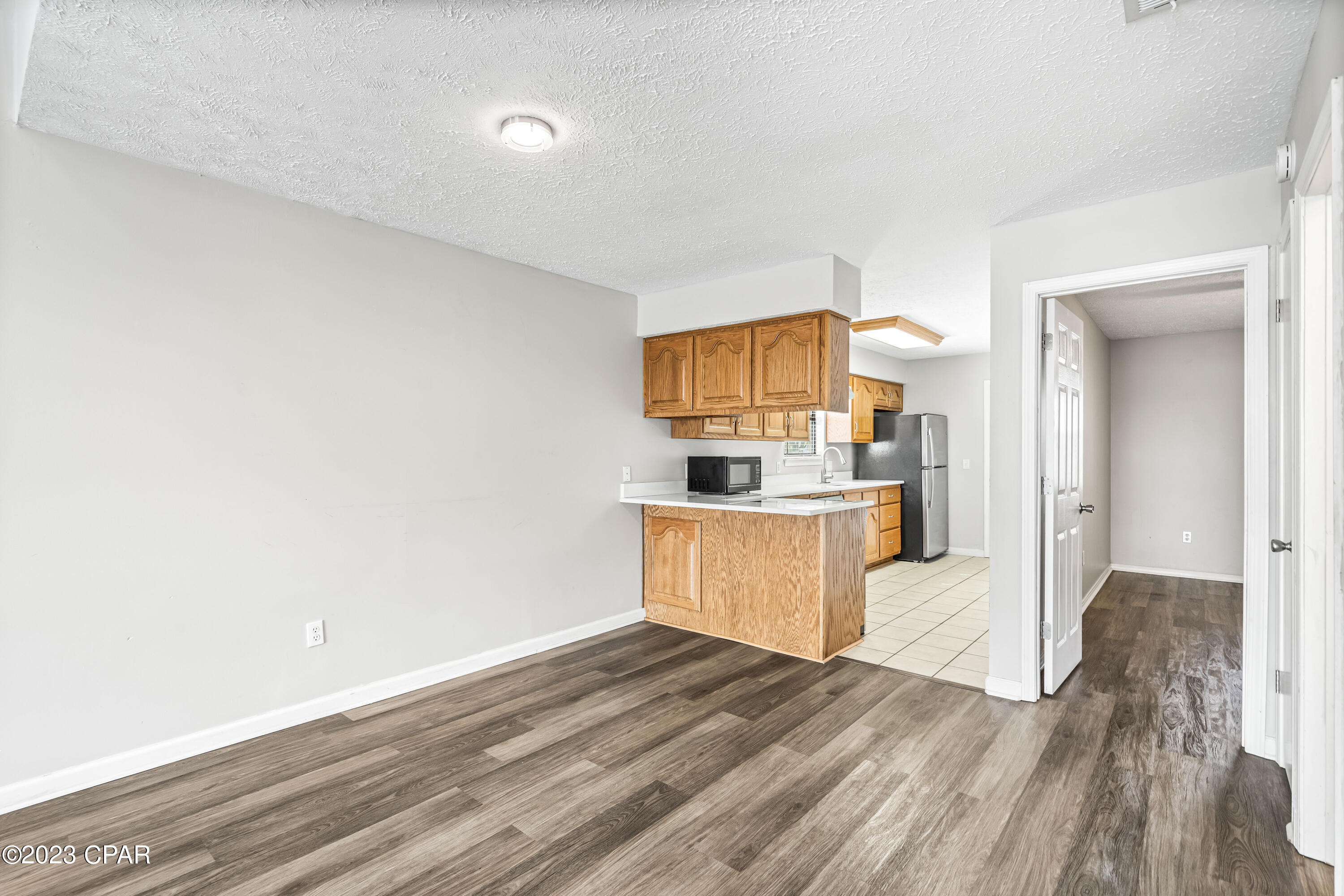 4046 Woodridge Road
