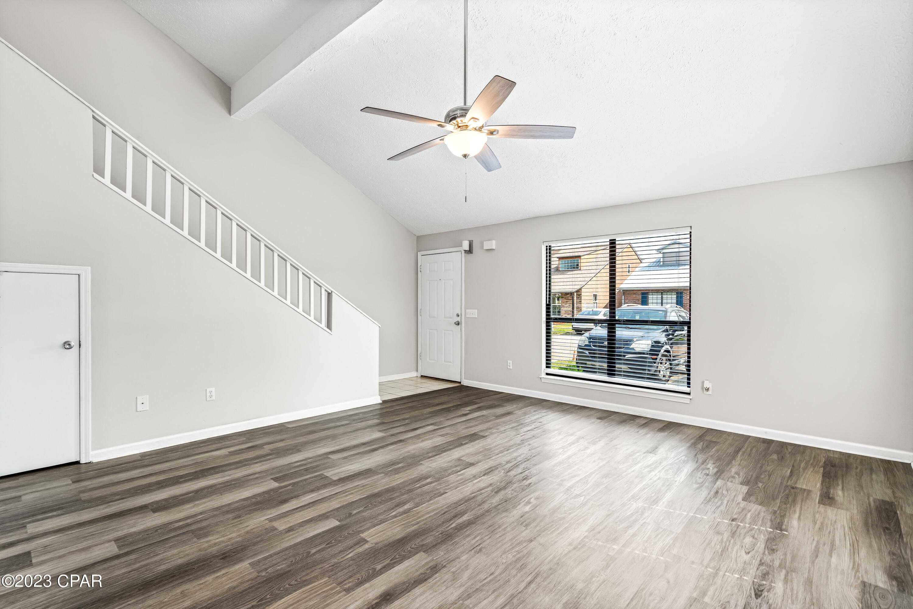 4046 Woodridge Road