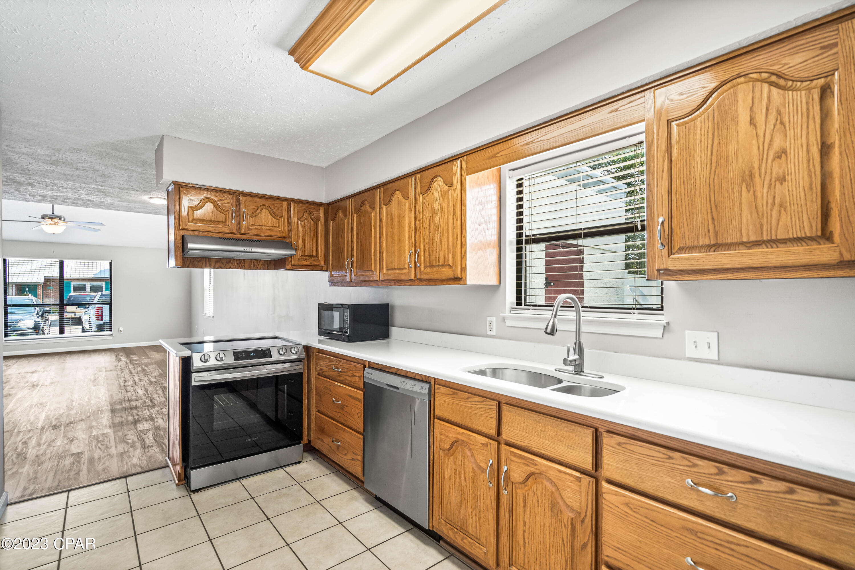 4046 Woodridge Road