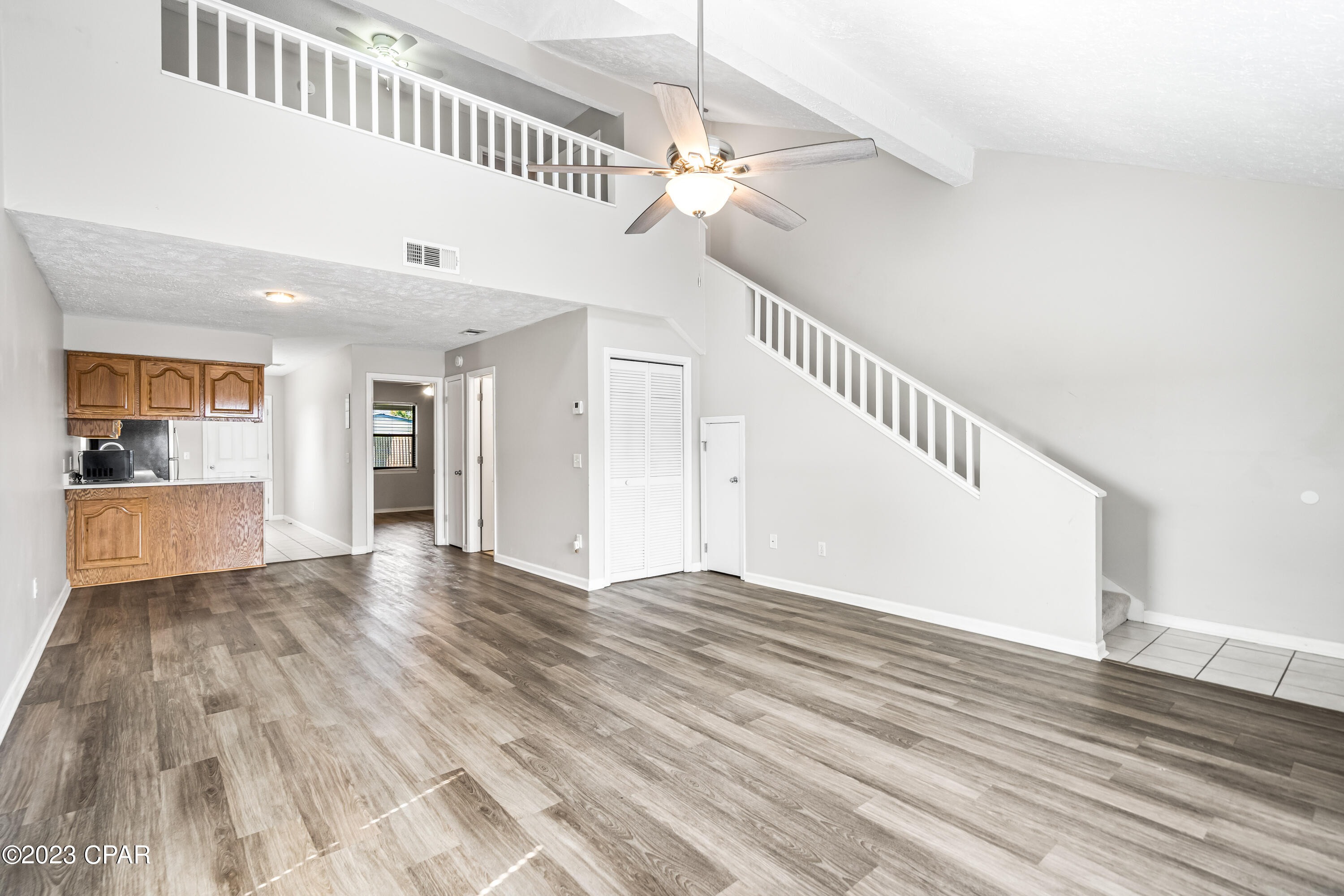 4046 Woodridge Road