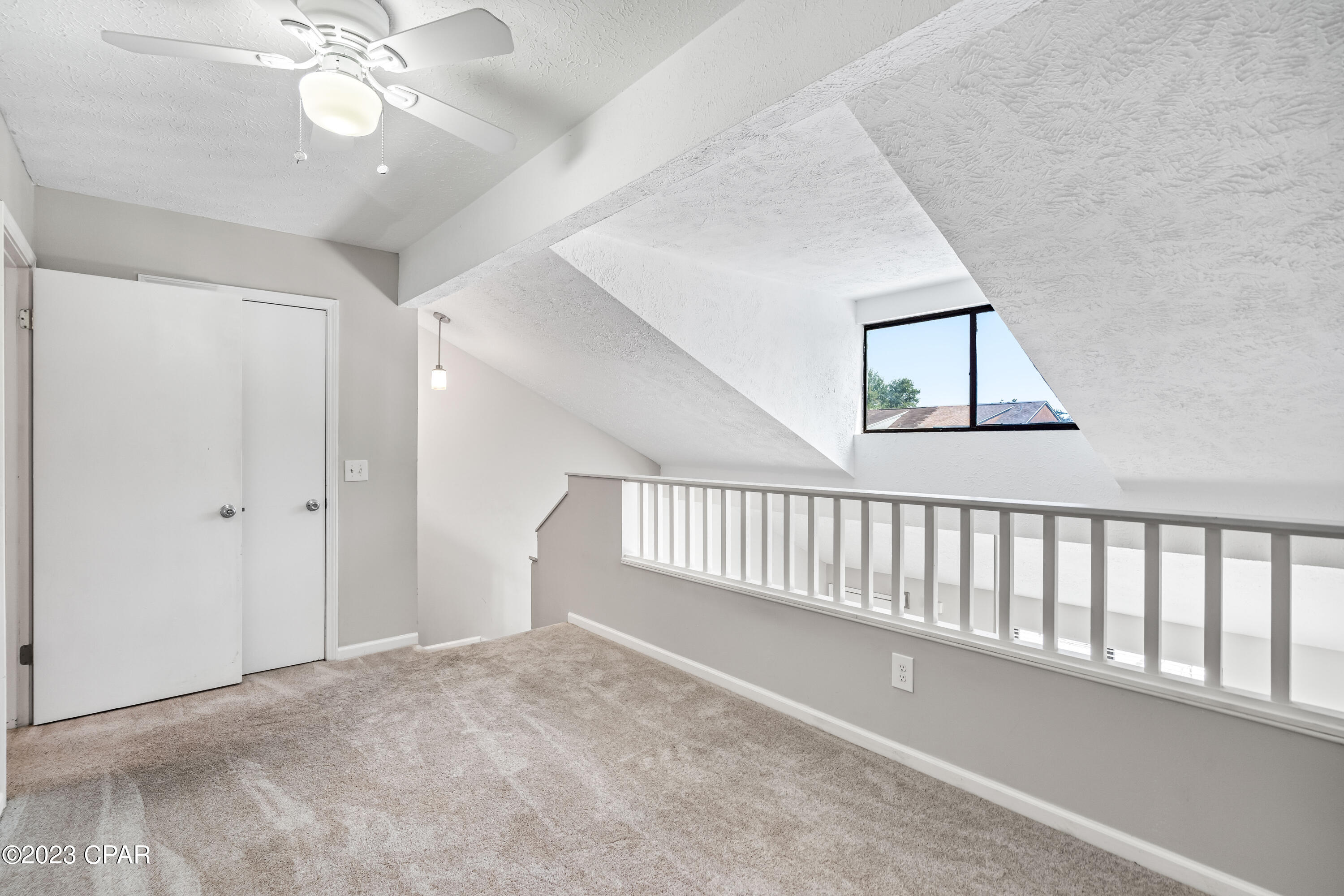 4046 Woodridge Road