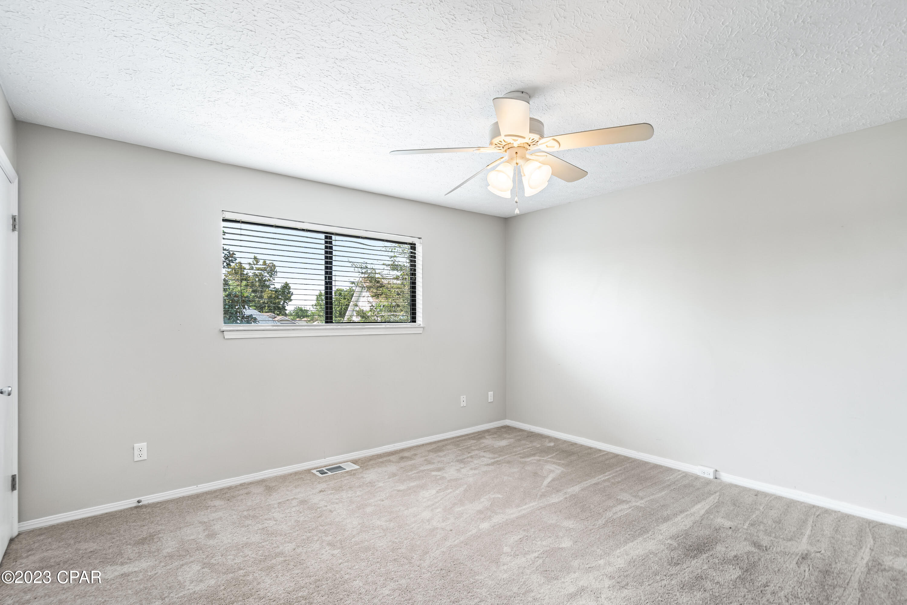 4046 Woodridge Road