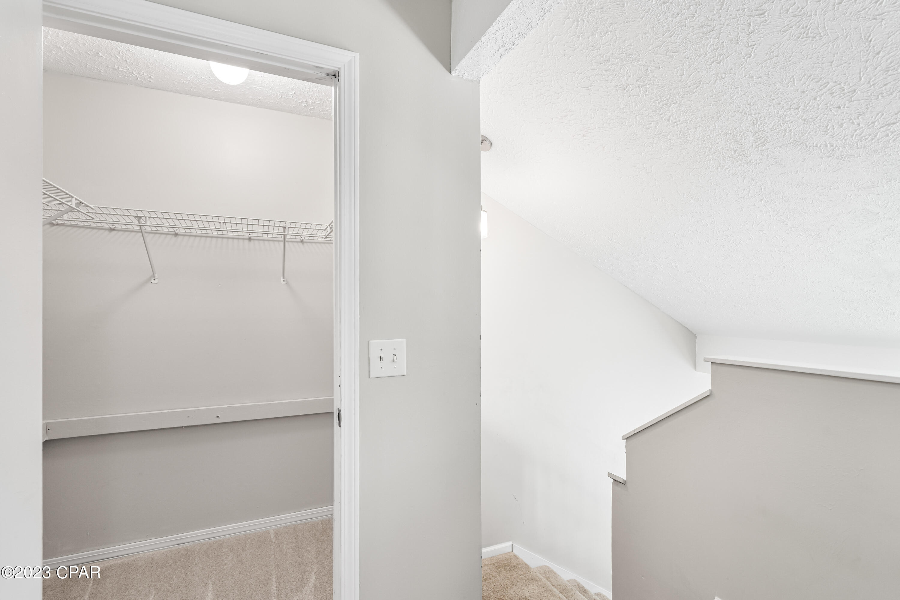 4046 Woodridge Road