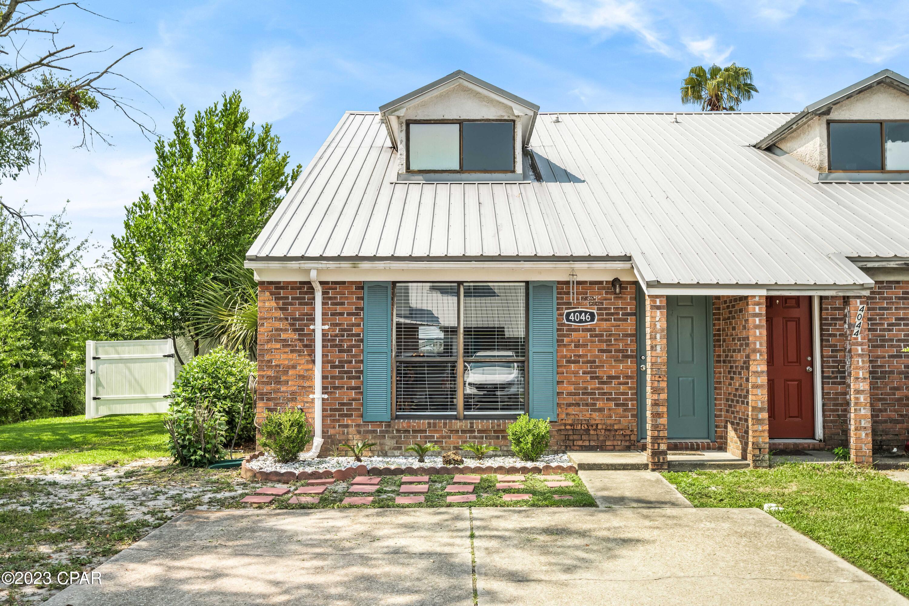 4046 Woodridge Road