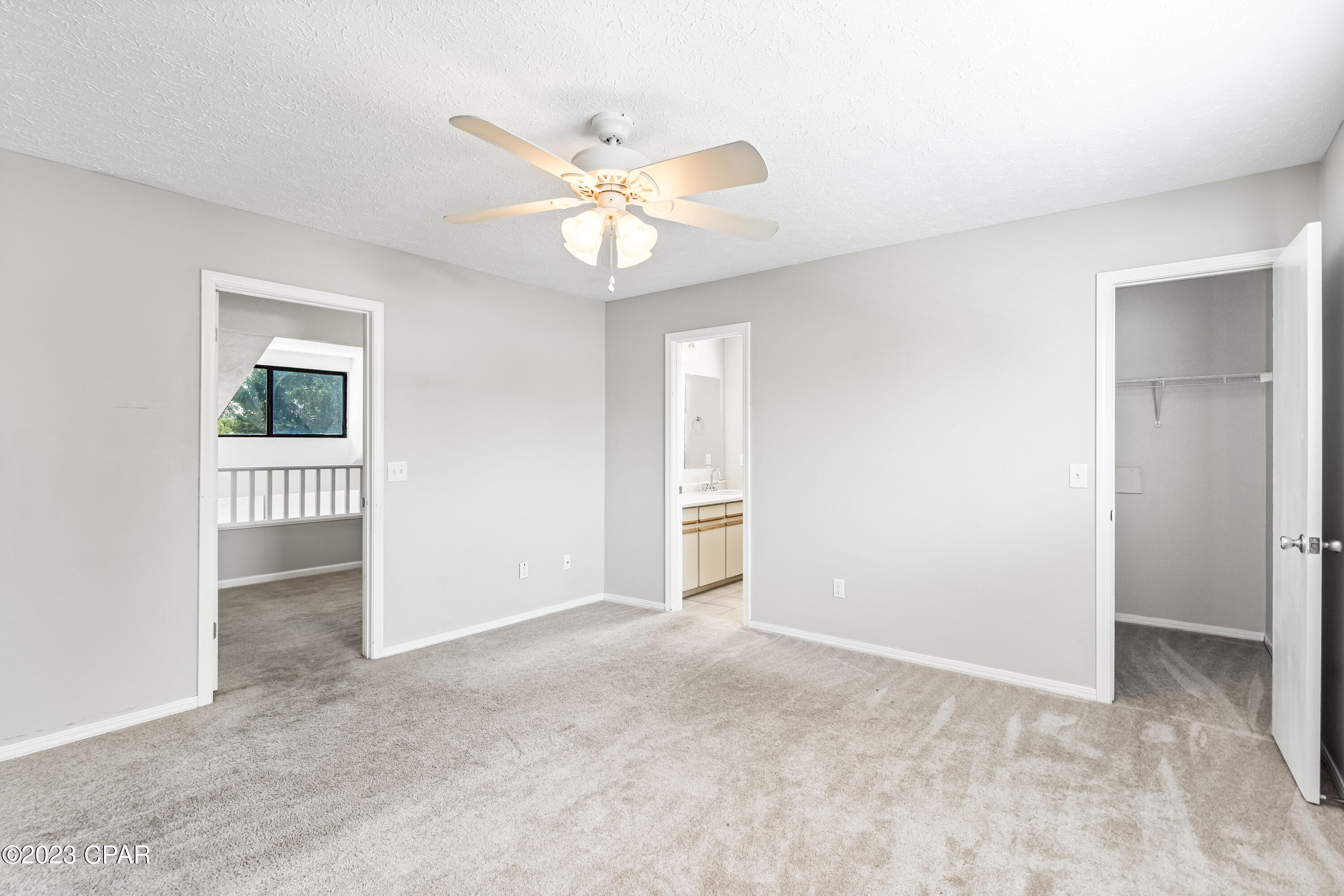 4046 Woodridge Road