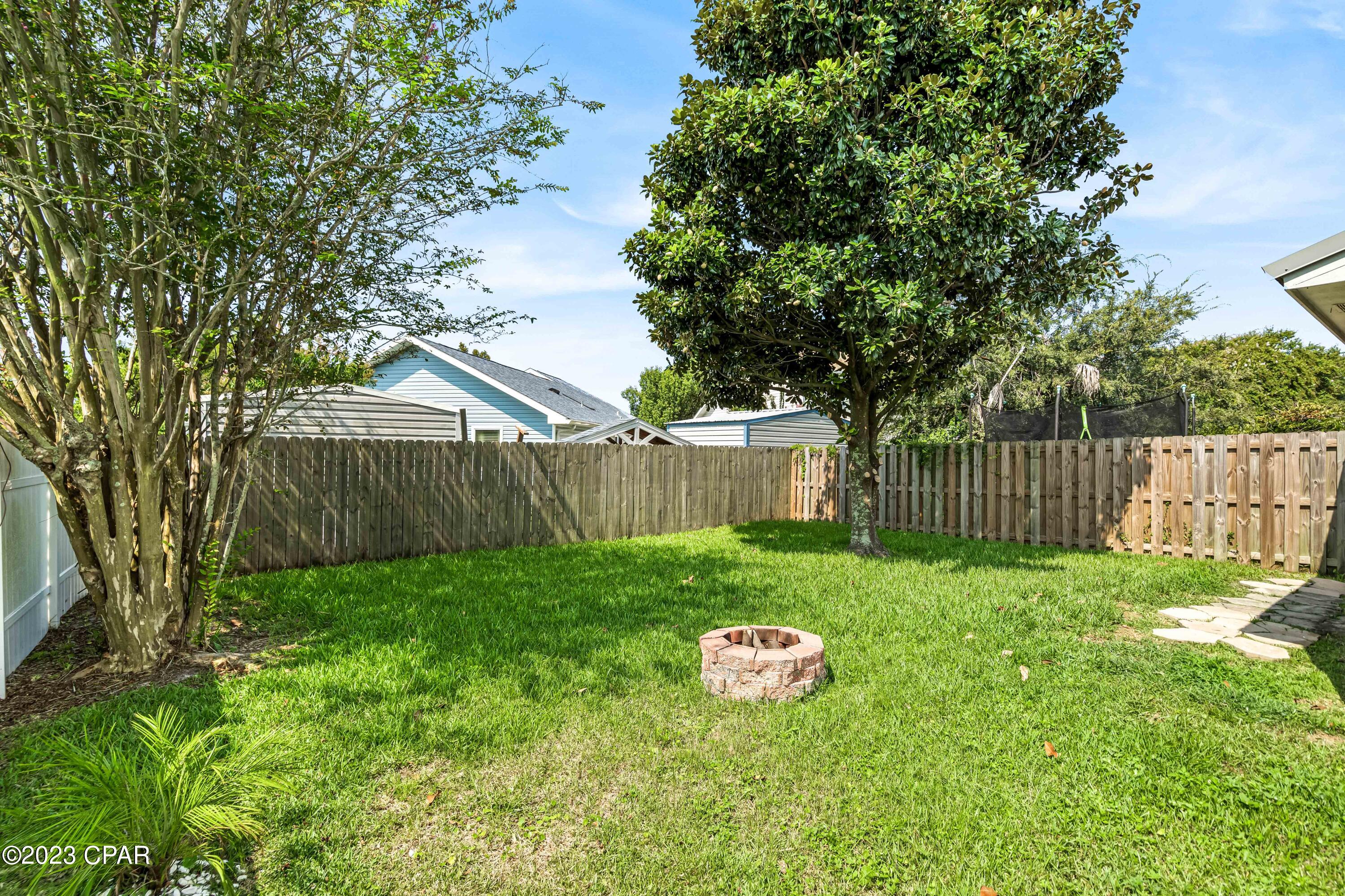 4046 Woodridge Road