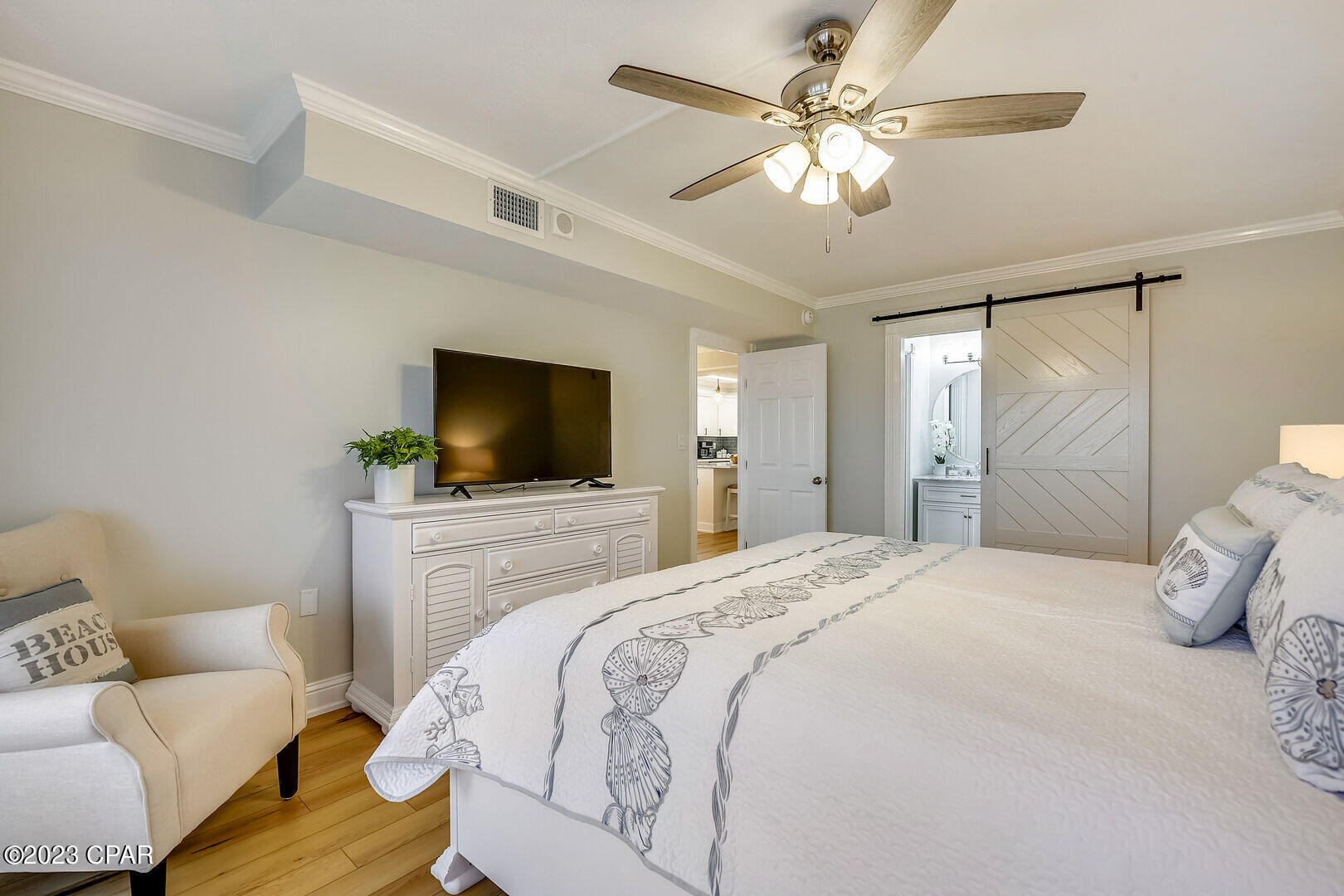 5801 Thomas Dr Drive 901