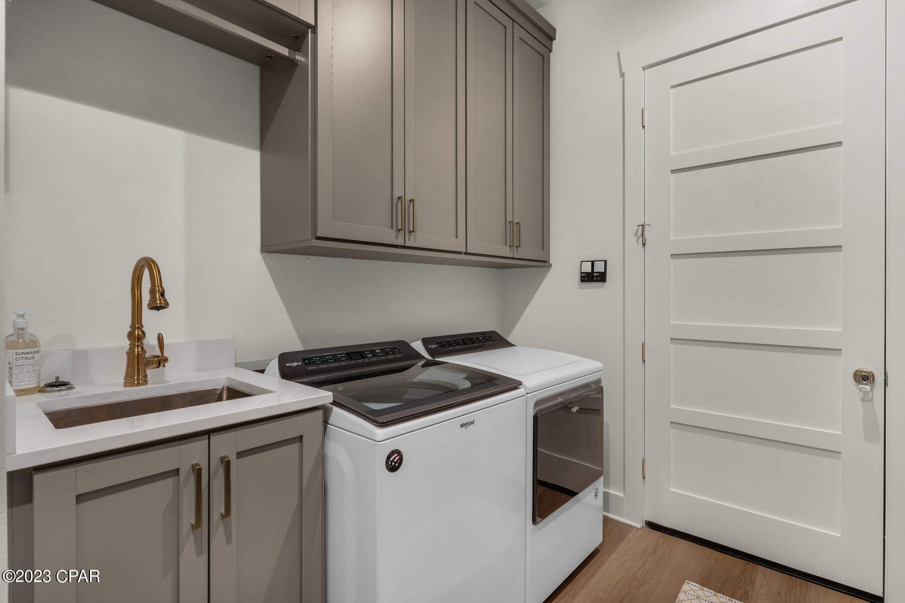 1608 Sharks Tooth Trail