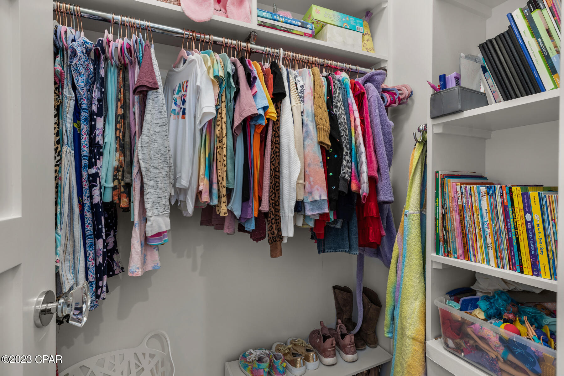 1608 Sharks Tooth Trail