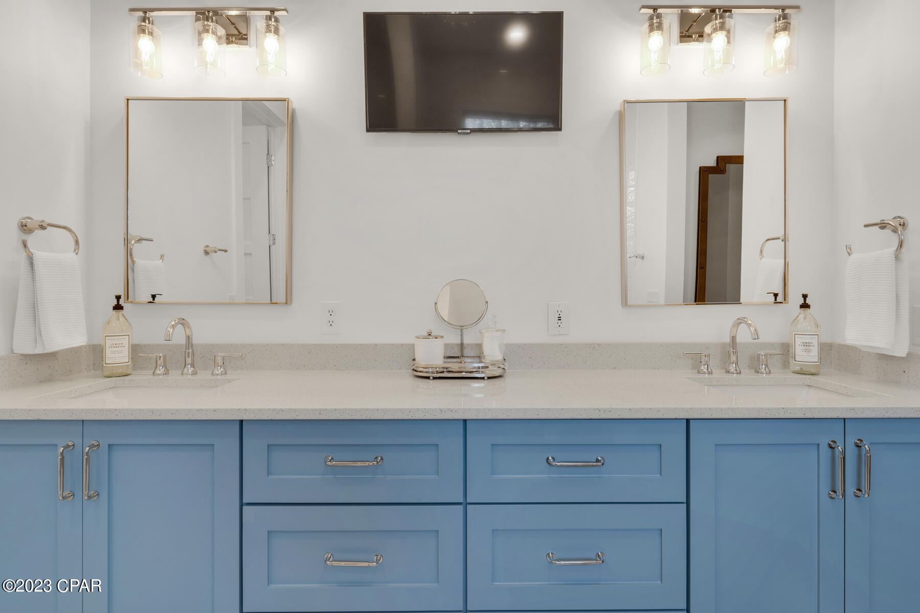 1608 Sharks Tooth Trail