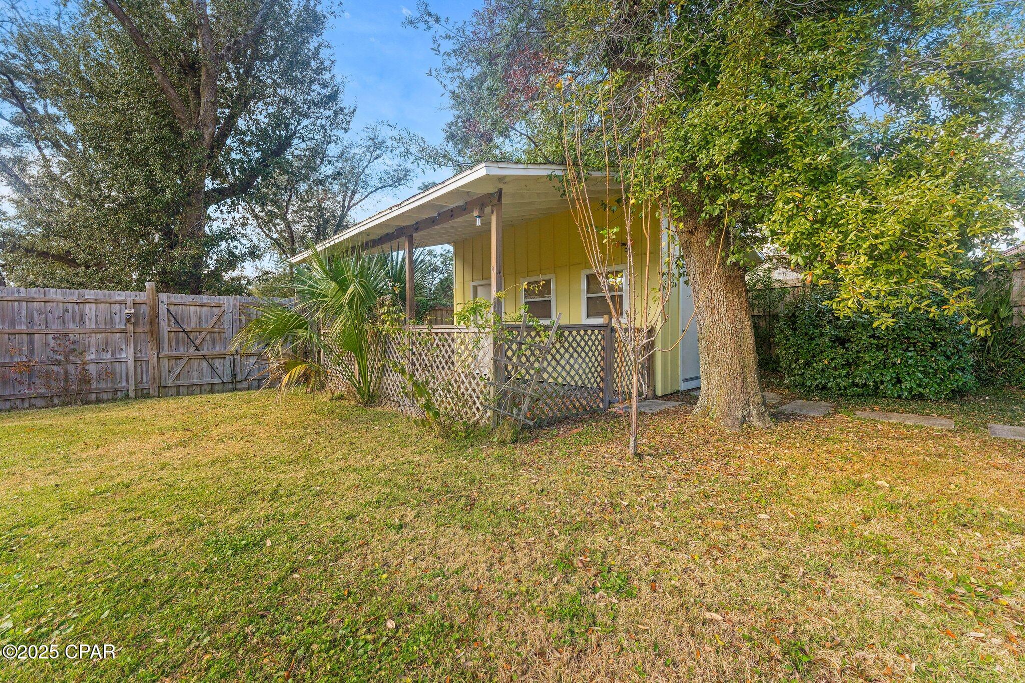 111 N Cove Avenue