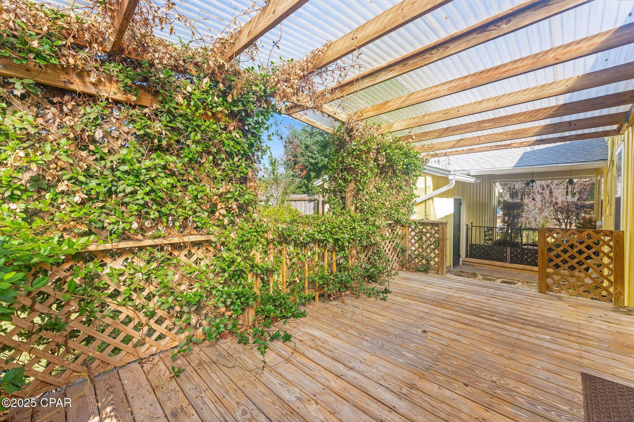 111 N Cove Avenue