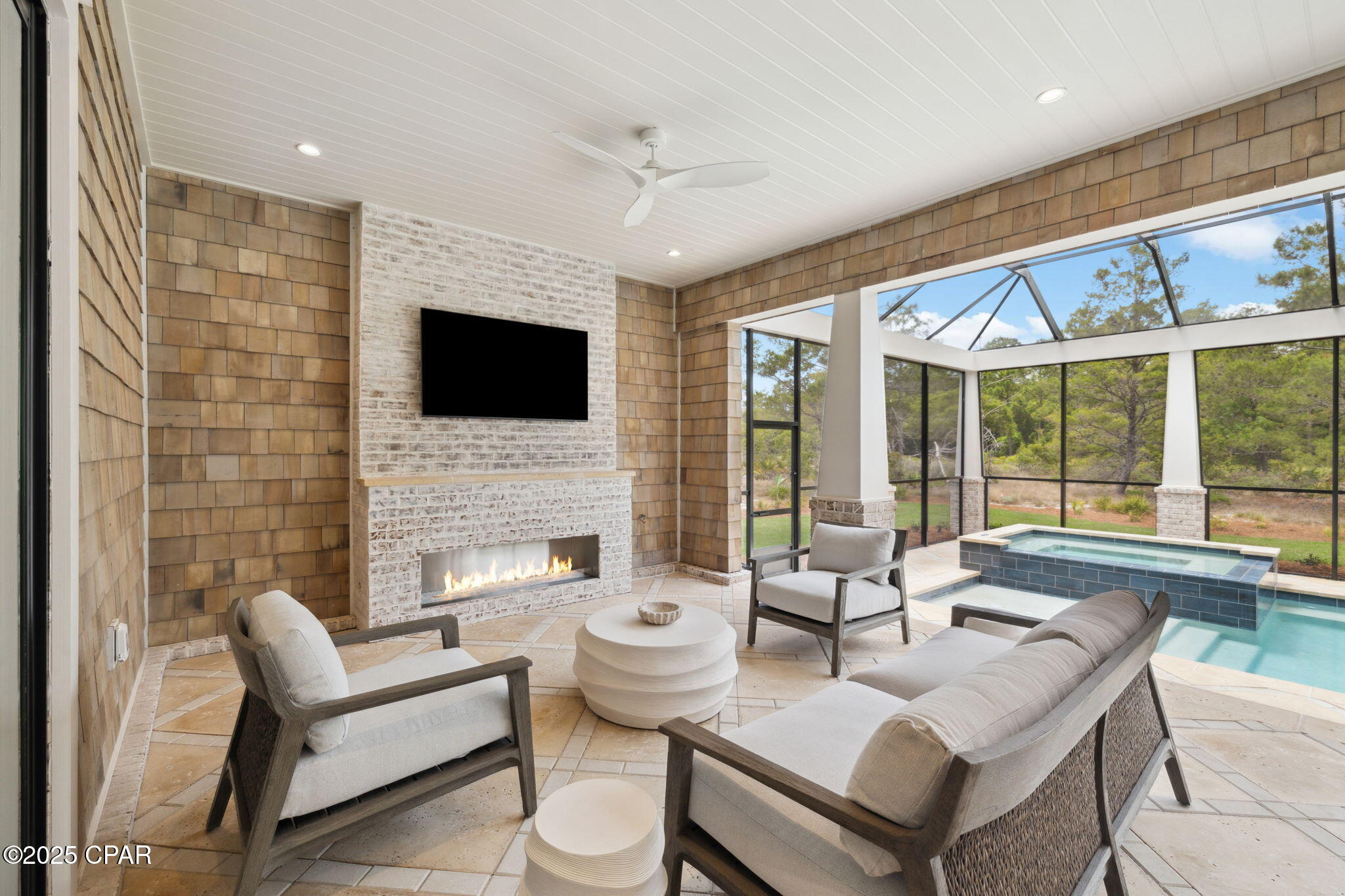 1621 Meadowlark Way
