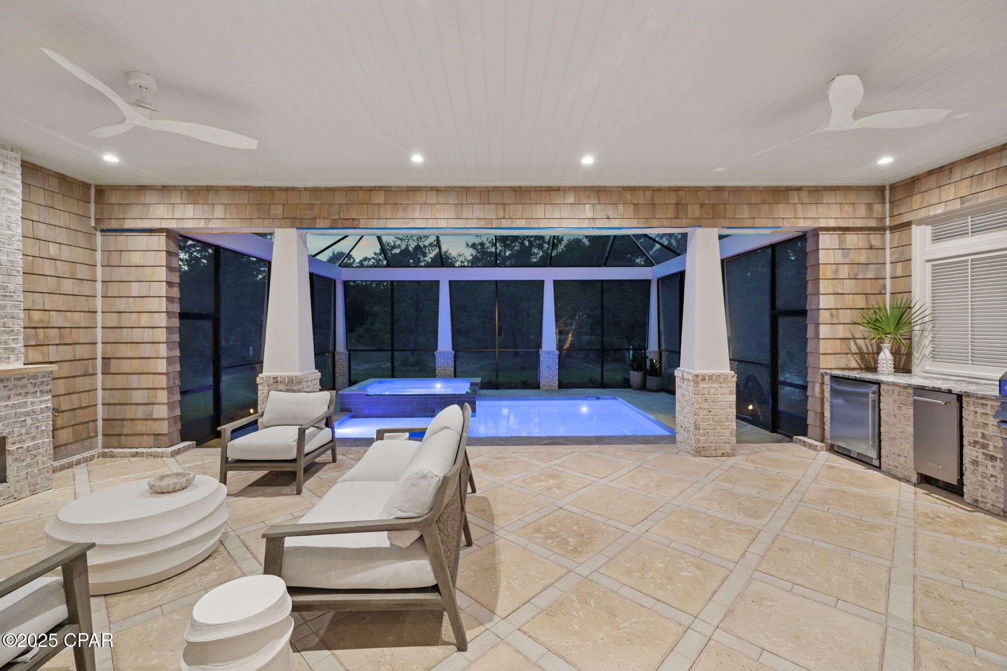 1621 Meadowlark Way