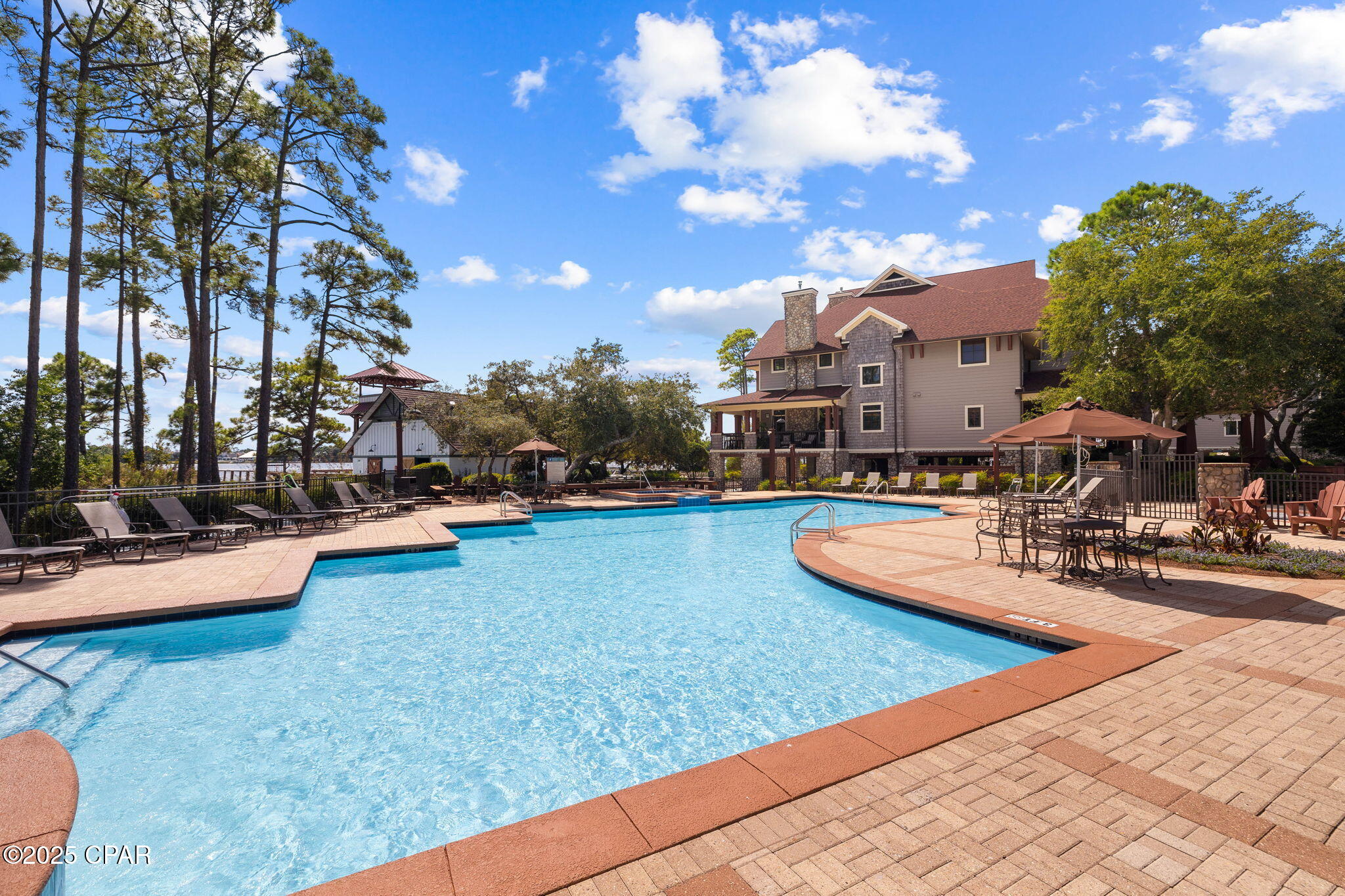 1576 Salamander Trail