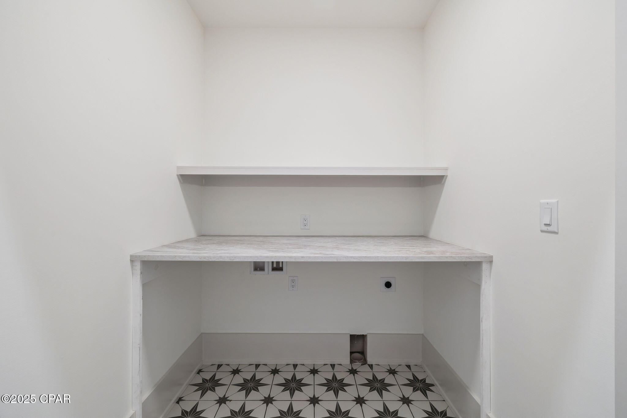 1576 Salamander Trail