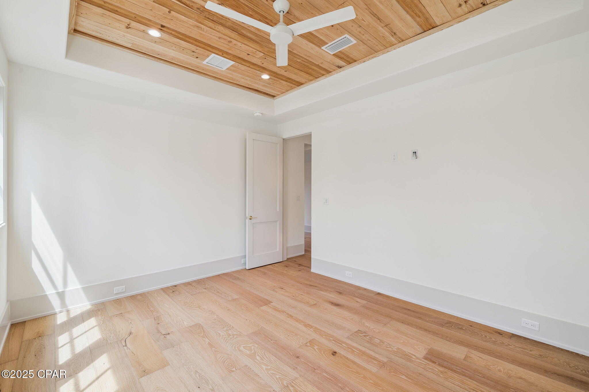 1576 Salamander Trail