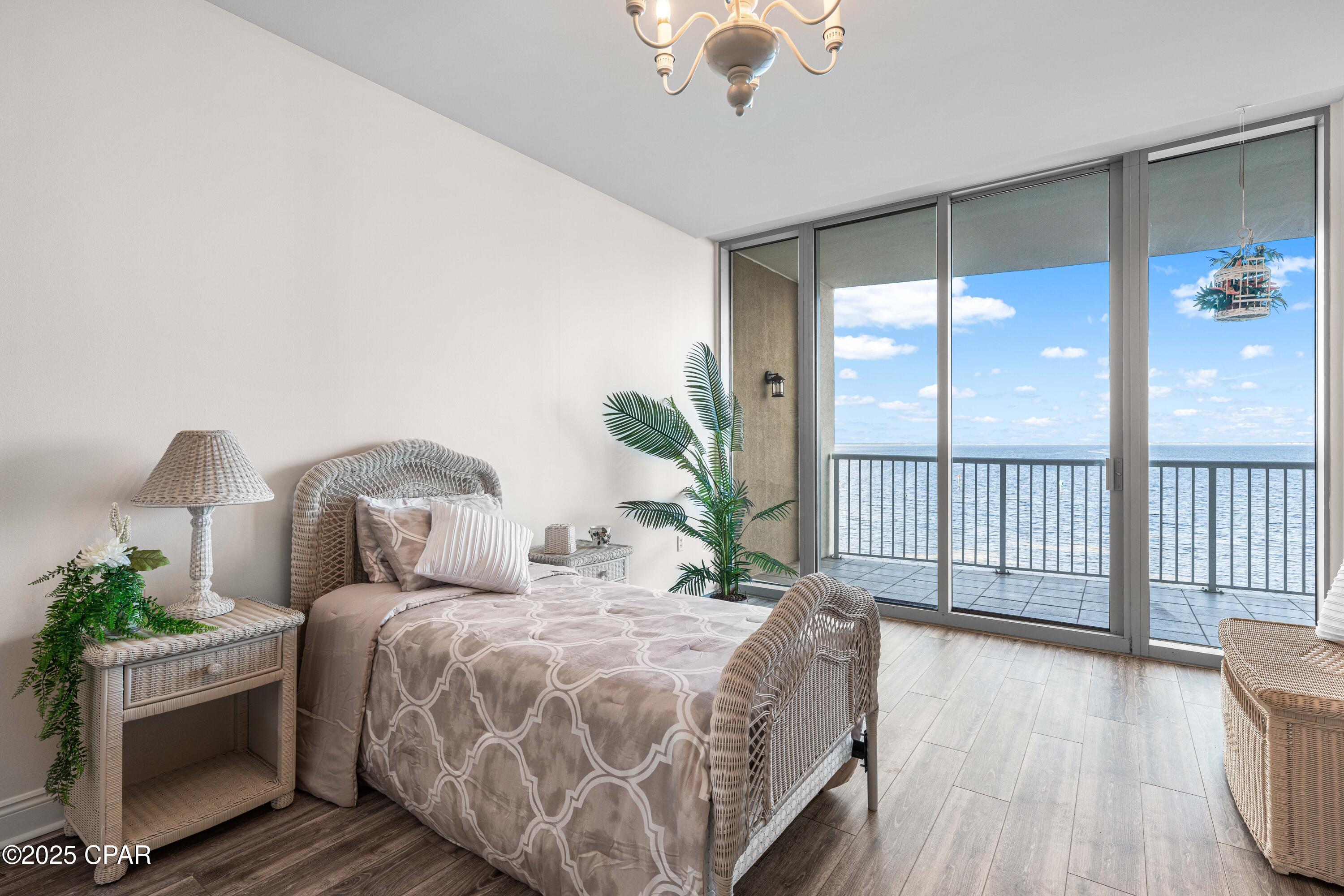 6422 W Hwy 98 404 404