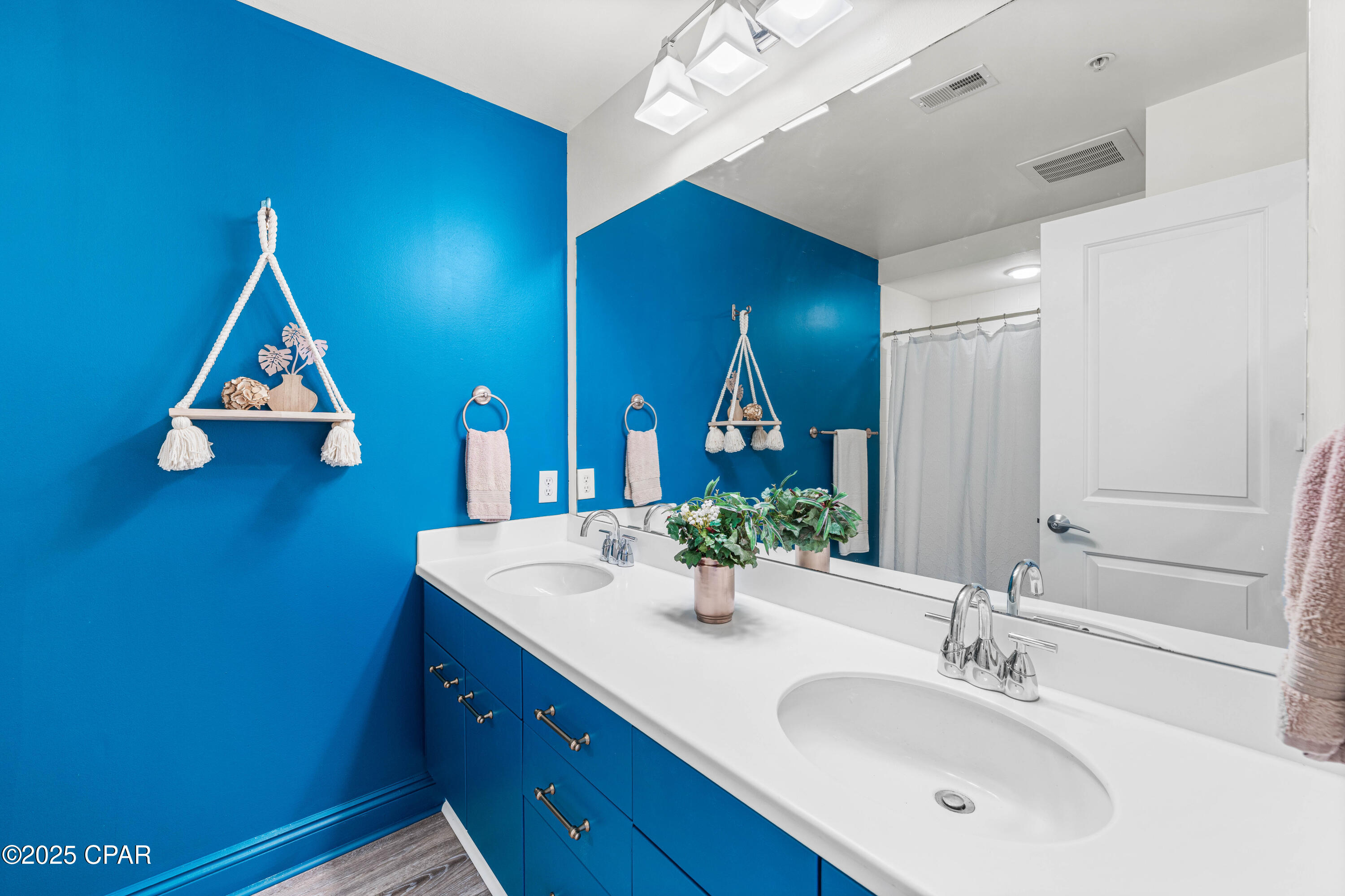 6422 W Highway 98 404