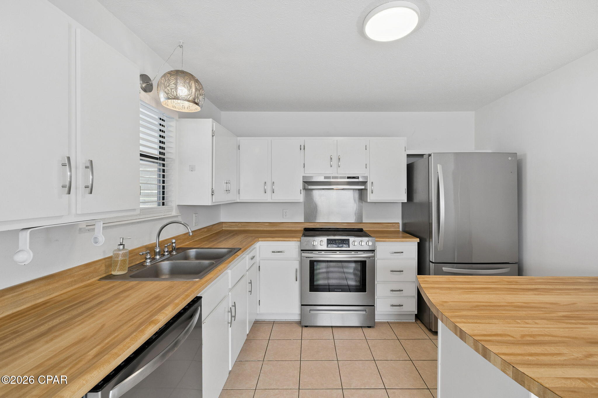 22604 Hilltop Avenue