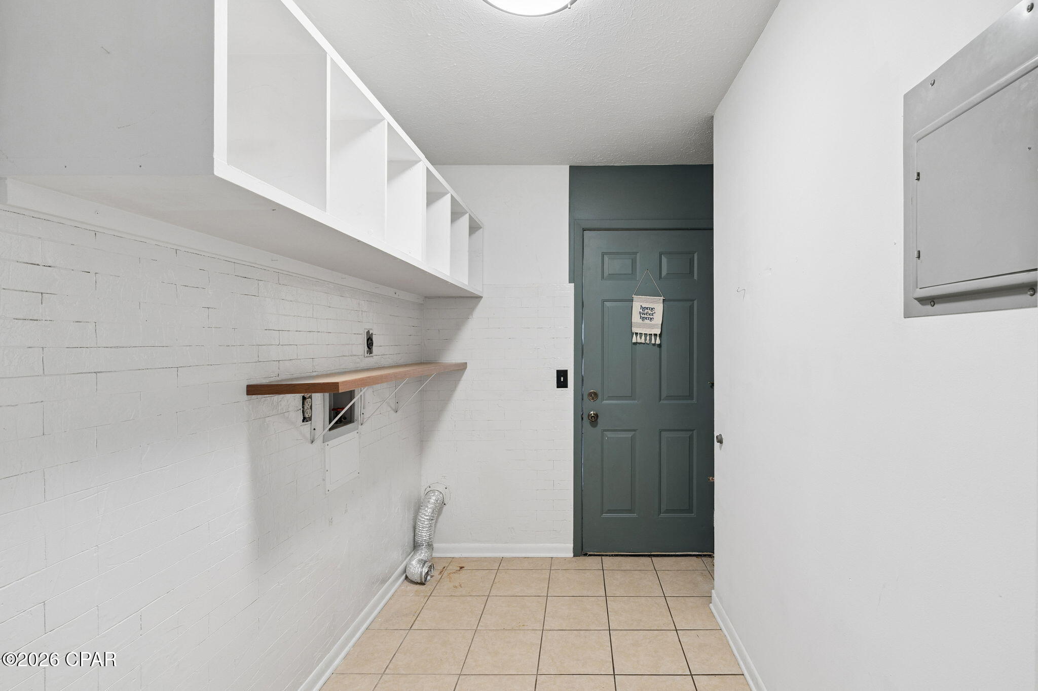 22604 Hilltop Avenue