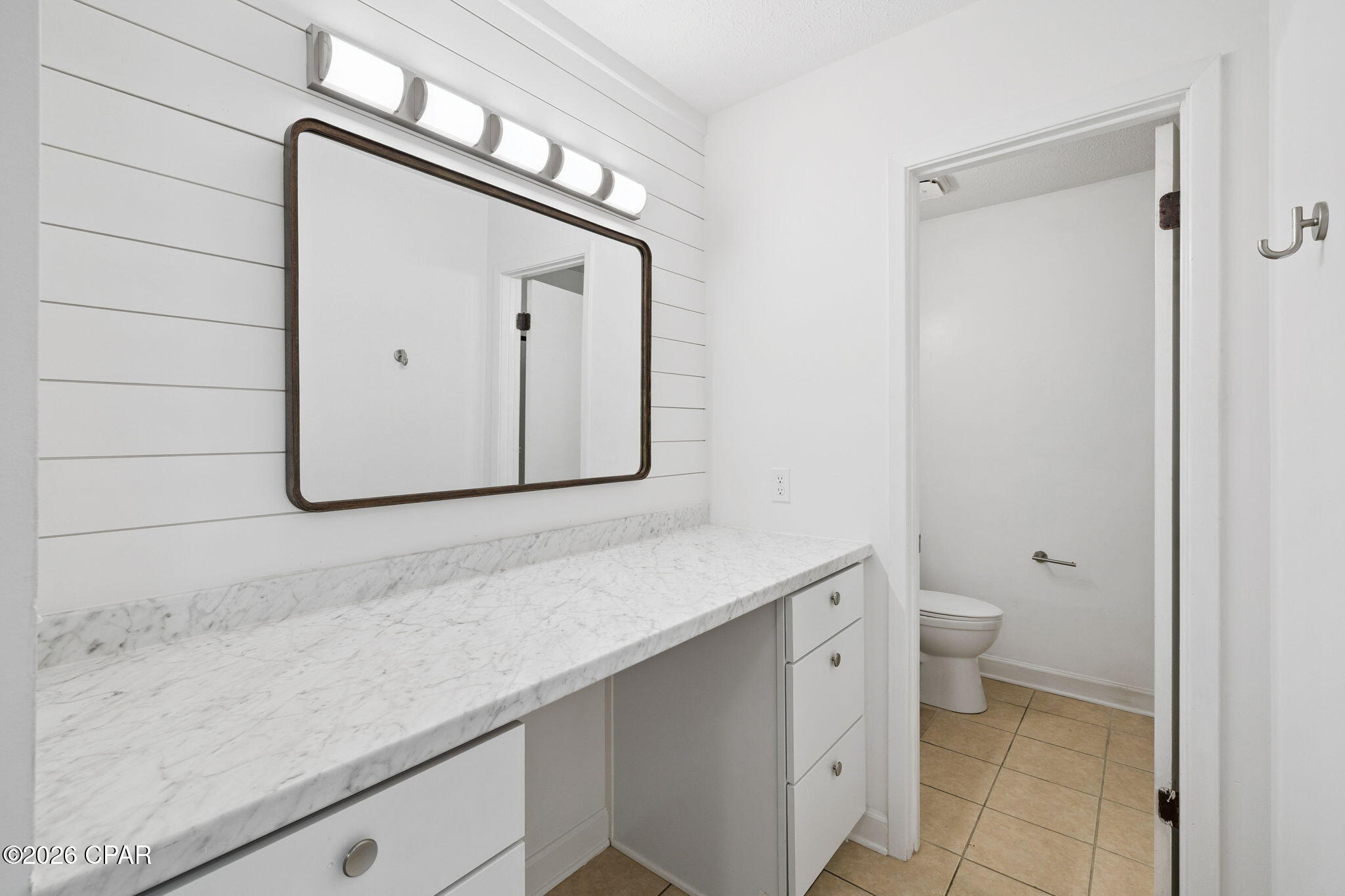 22604 Hilltop Avenue